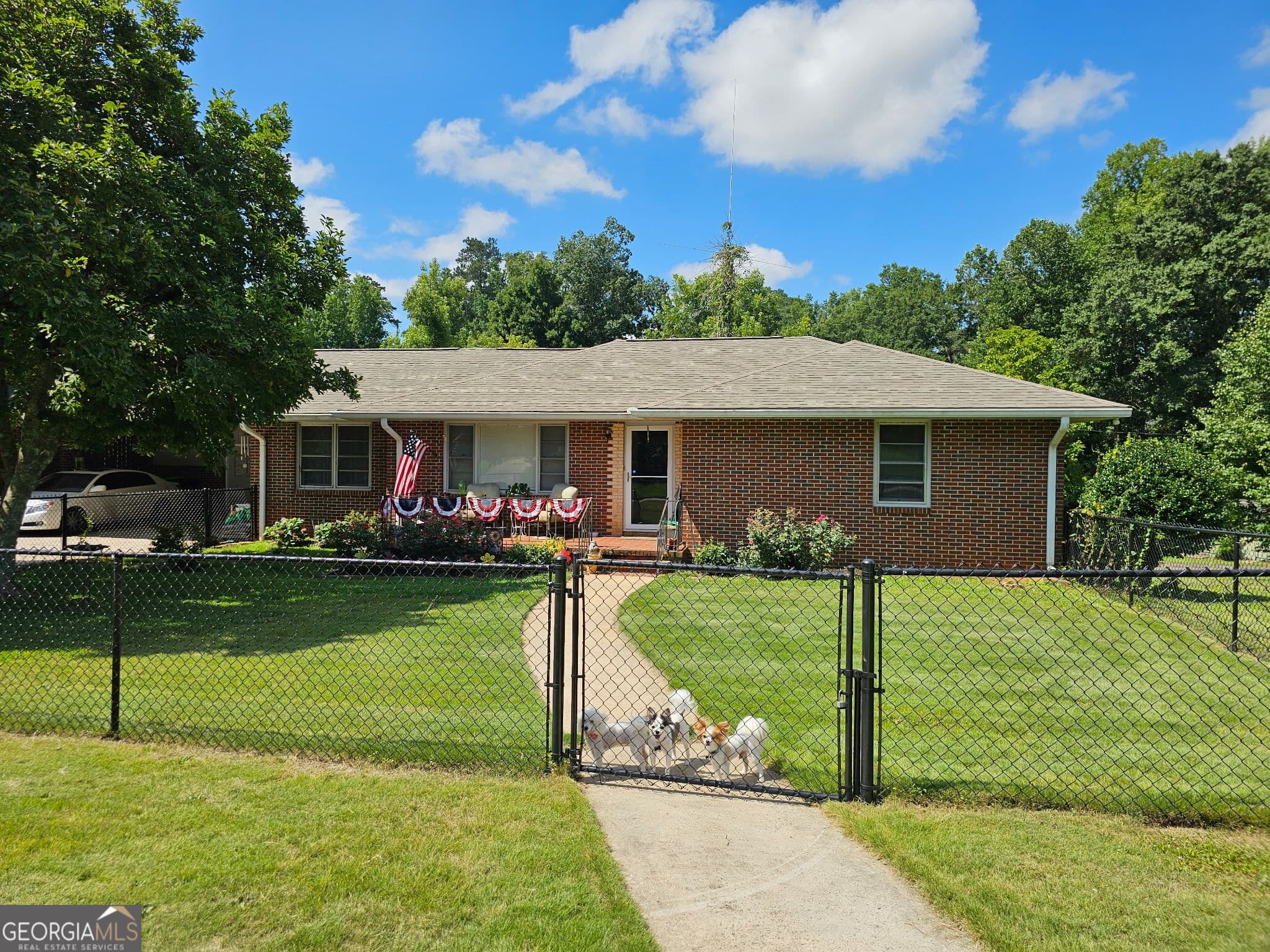 3 bedroom, 1.5 bathroom, 2,035 sq ft single family residence for sale at 700 Brookwood Drive, Thomaston, GA 30286 — photo 2