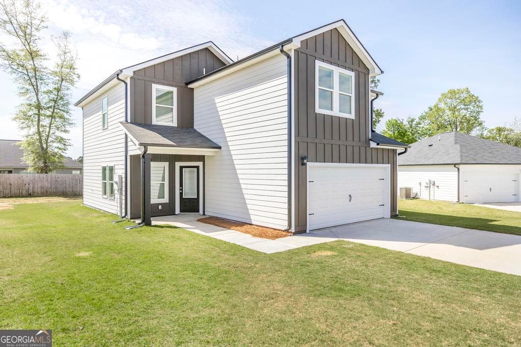 4 bedroom, 2.5 bathroom, 1,834 sq ft single family residence for sale at 108 Bulloch Court, Byron, GA 31008