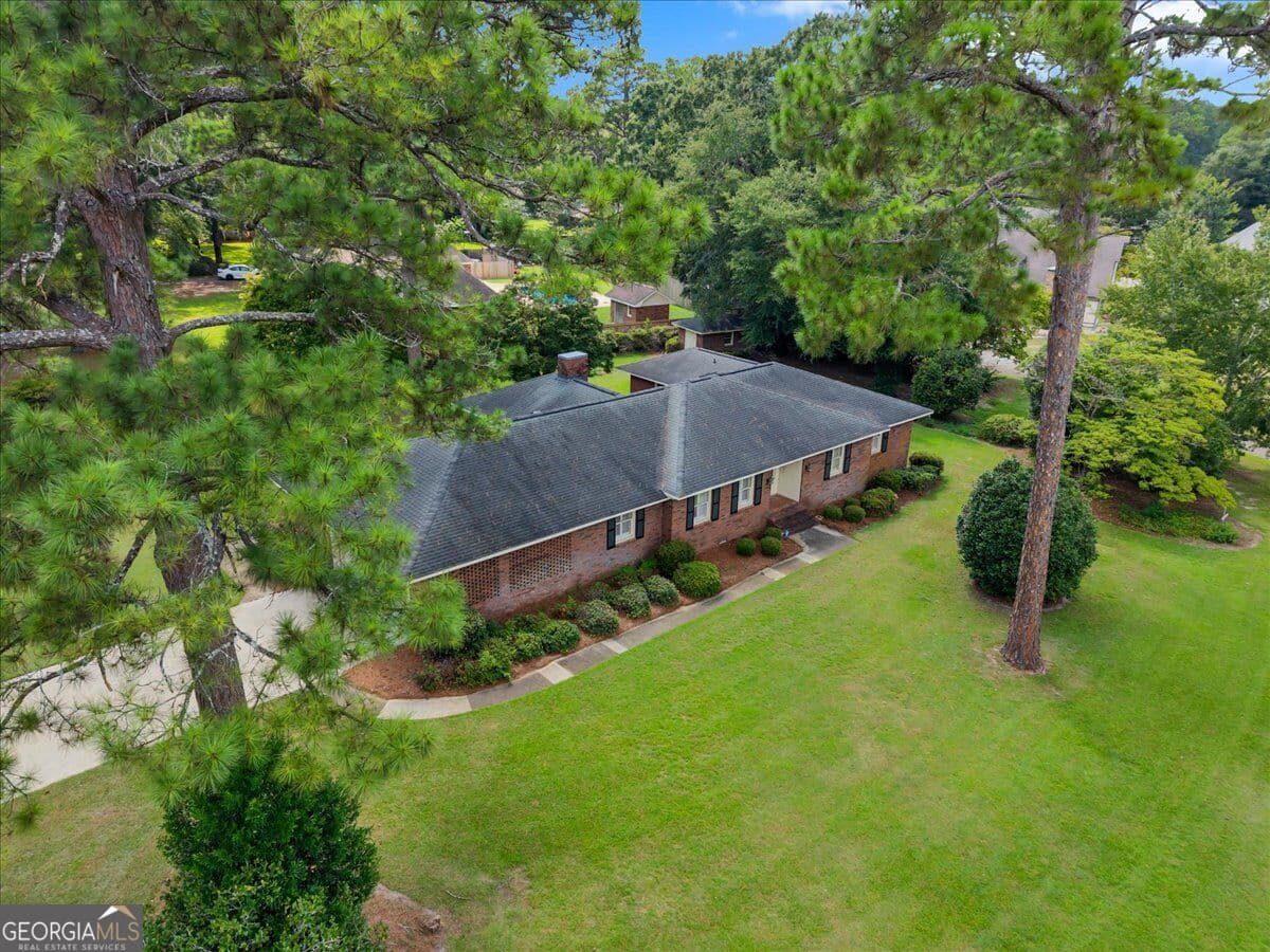 3 bedroom, 2.5 bathroom, 3,002 sq ft single family residence for sale at 1200 Chennault Drive, Dublin, GA 31021 — photo 2