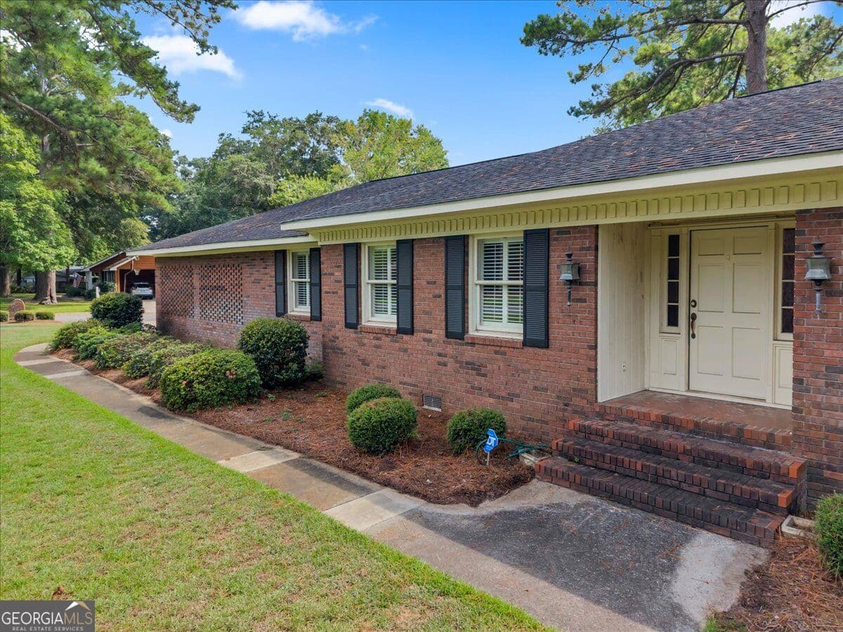 3 bedroom, 2.5 bathroom, 3,002 sq ft single family residence for sale at 1200 Chennault Drive, Dublin, GA 31021 — photo 6