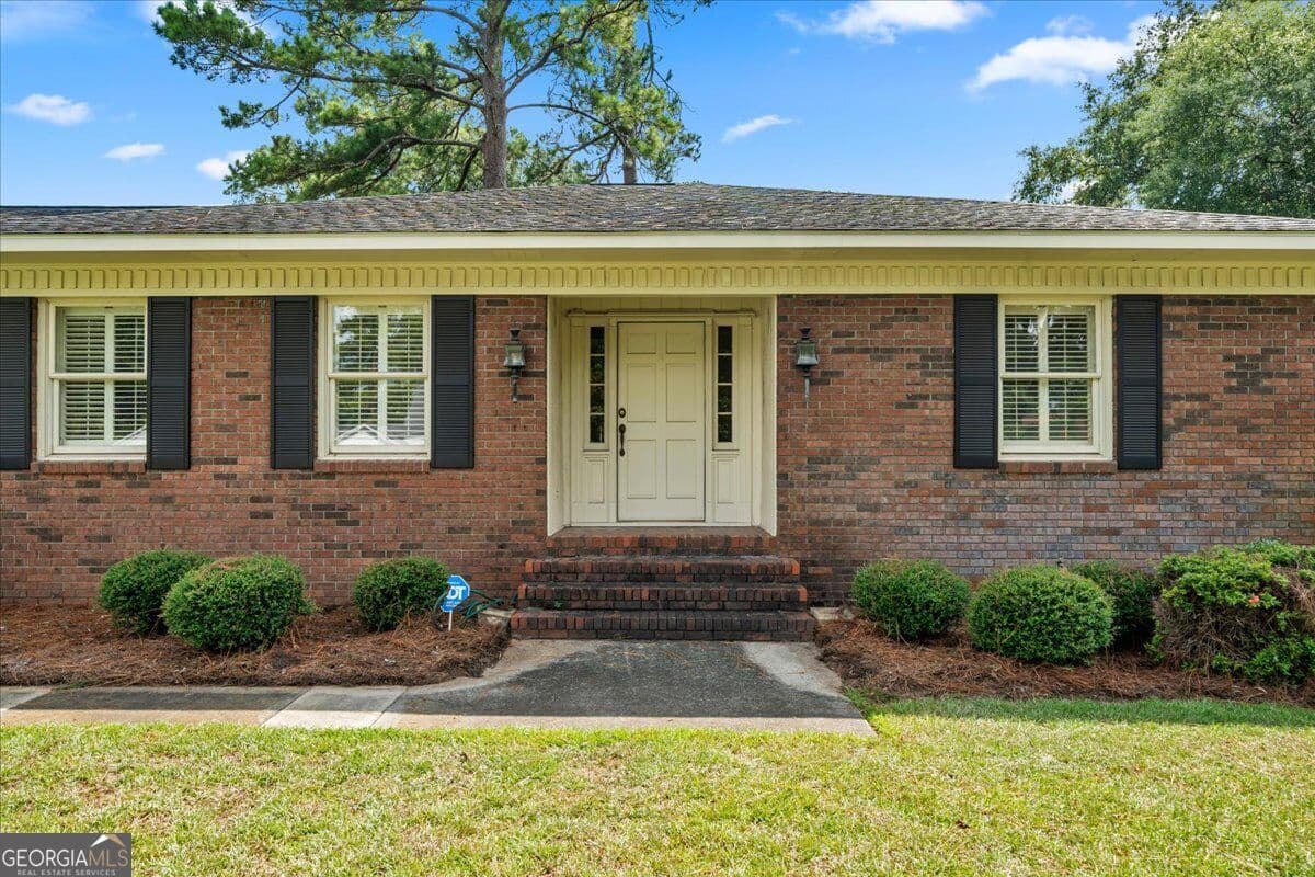 3 bedroom, 2.5 bathroom, 3,002 sq ft single family residence for sale at 1200 Chennault Drive, Dublin, GA 31021 — photo 7