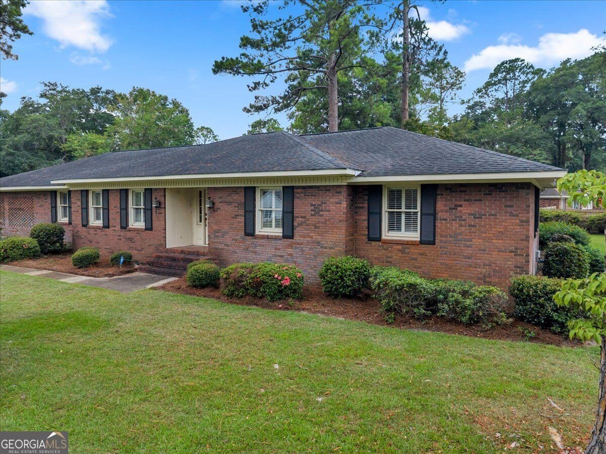 3 bedroom, 2.5 bathroom, 3,002 sq ft single family residence for sale at 1200 Chennault Drive, Dublin, GA 31021 — photo 4