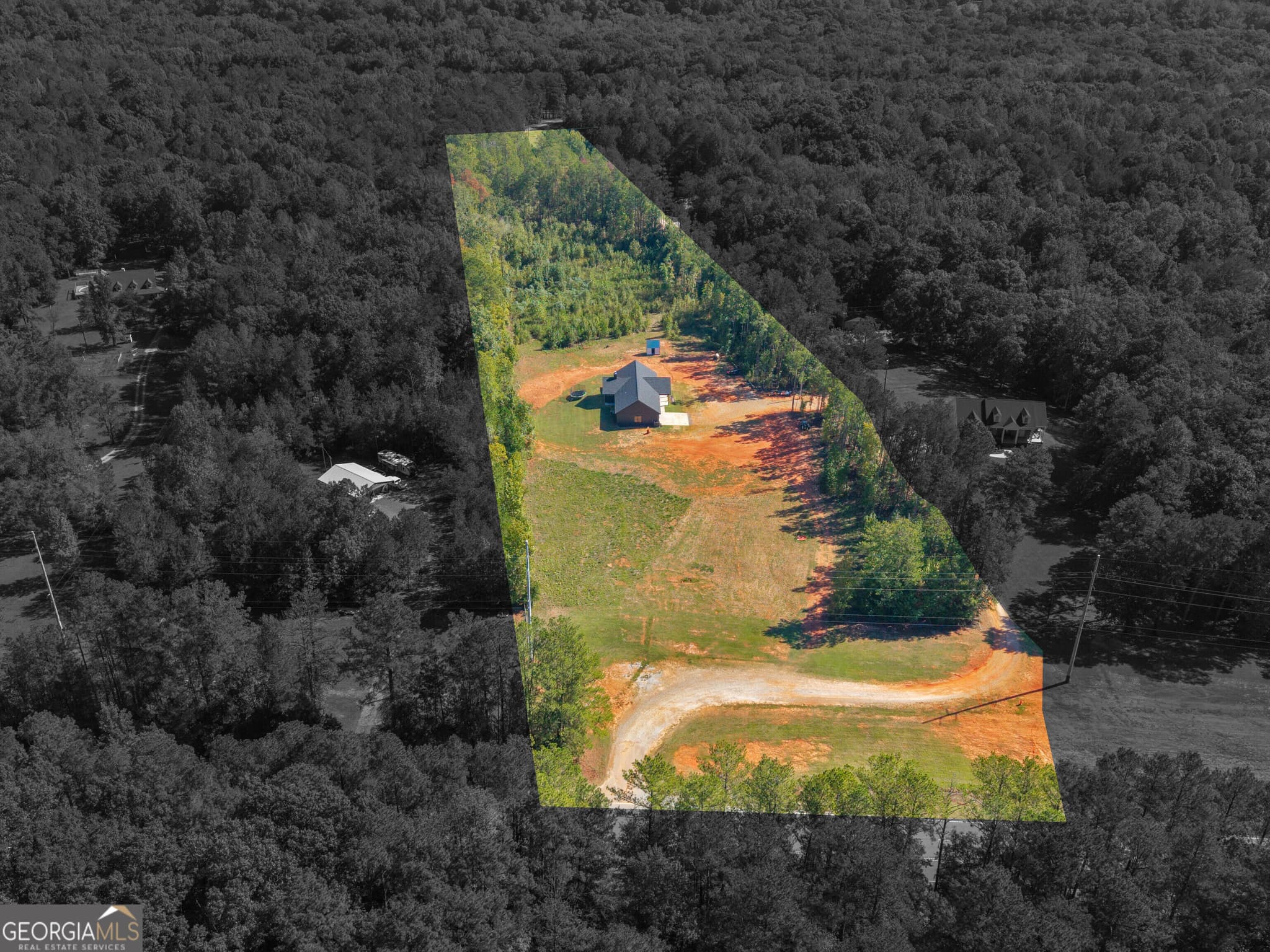 3 bedroom, 2 bathroom, 1,836 sq ft single family residence for sale at 11155 Ga Highway 87, Juliette, GA 31046 — photo 2