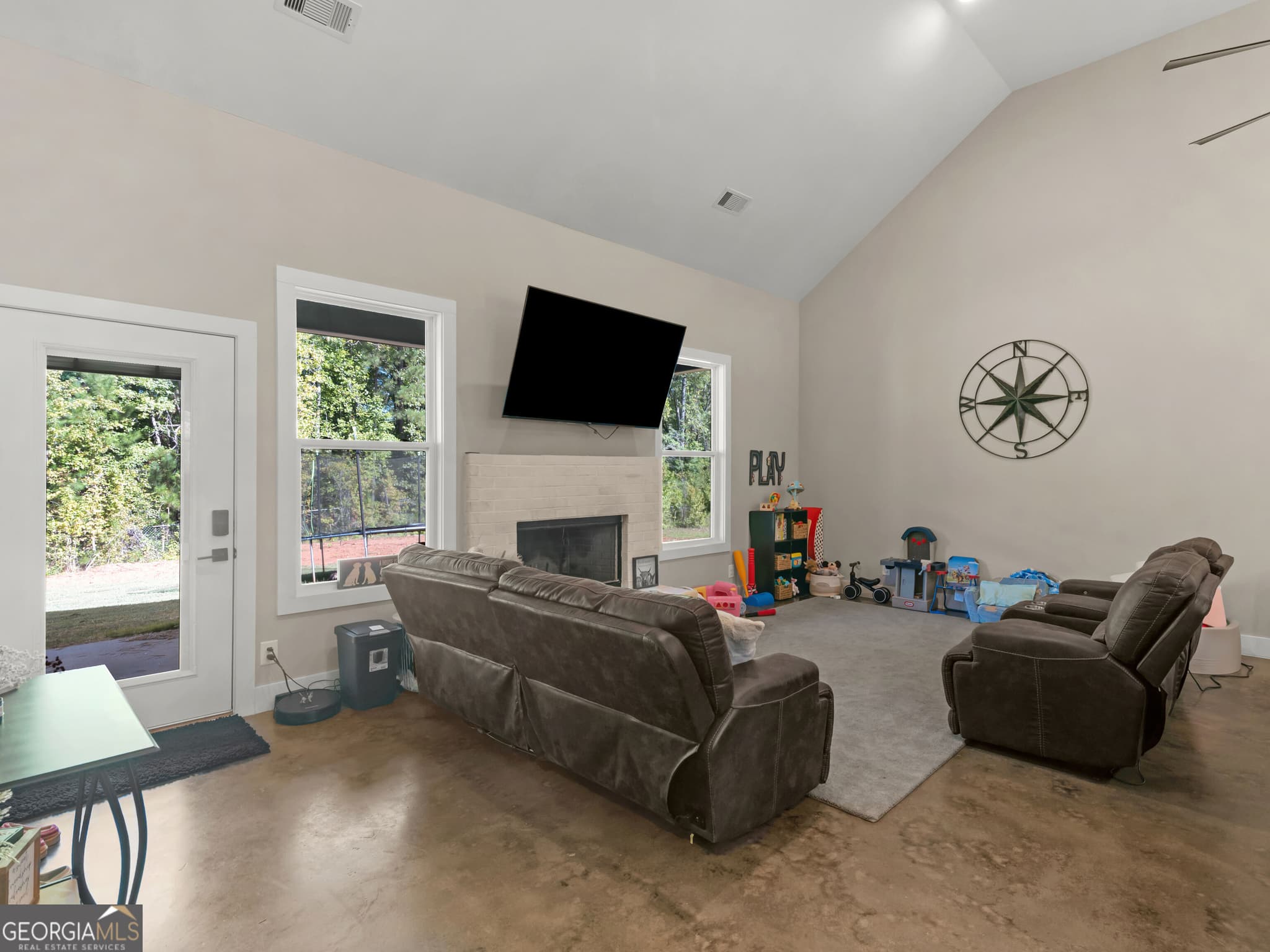 3 bedroom, 2 bathroom, 1,836 sq ft single family residence for sale at 11155 Ga Highway 87, Juliette, GA 31046 — photo 6