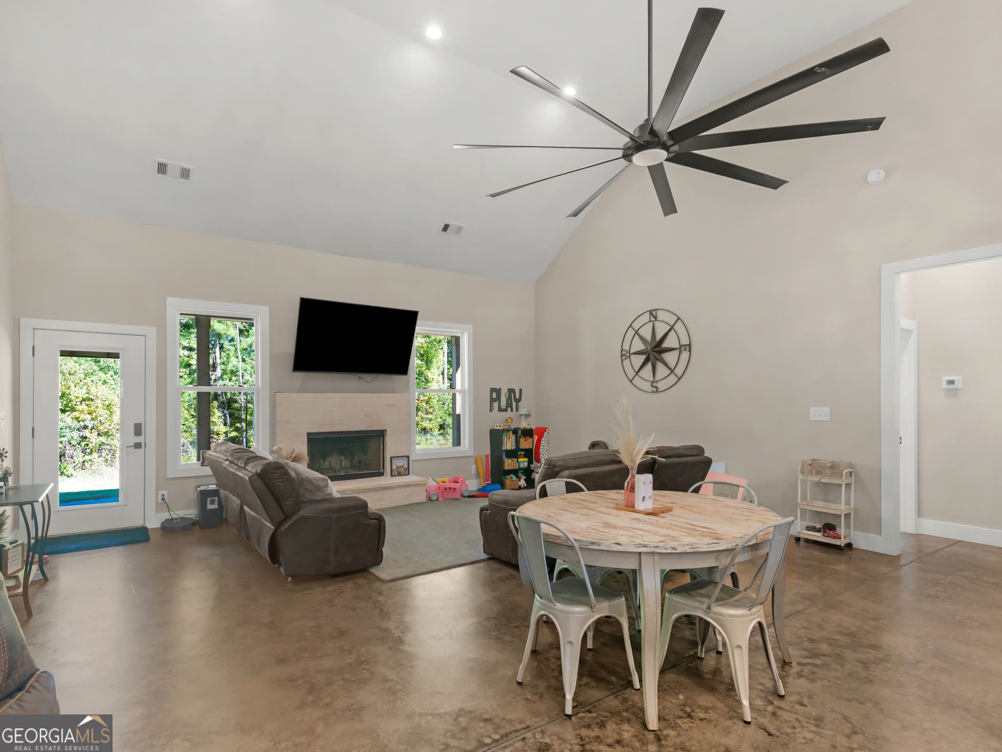 3 bedroom, 2 bathroom, 1,836 sq ft single family residence for sale at 11155 Ga Highway 87, Juliette, GA 31046 — photo 7