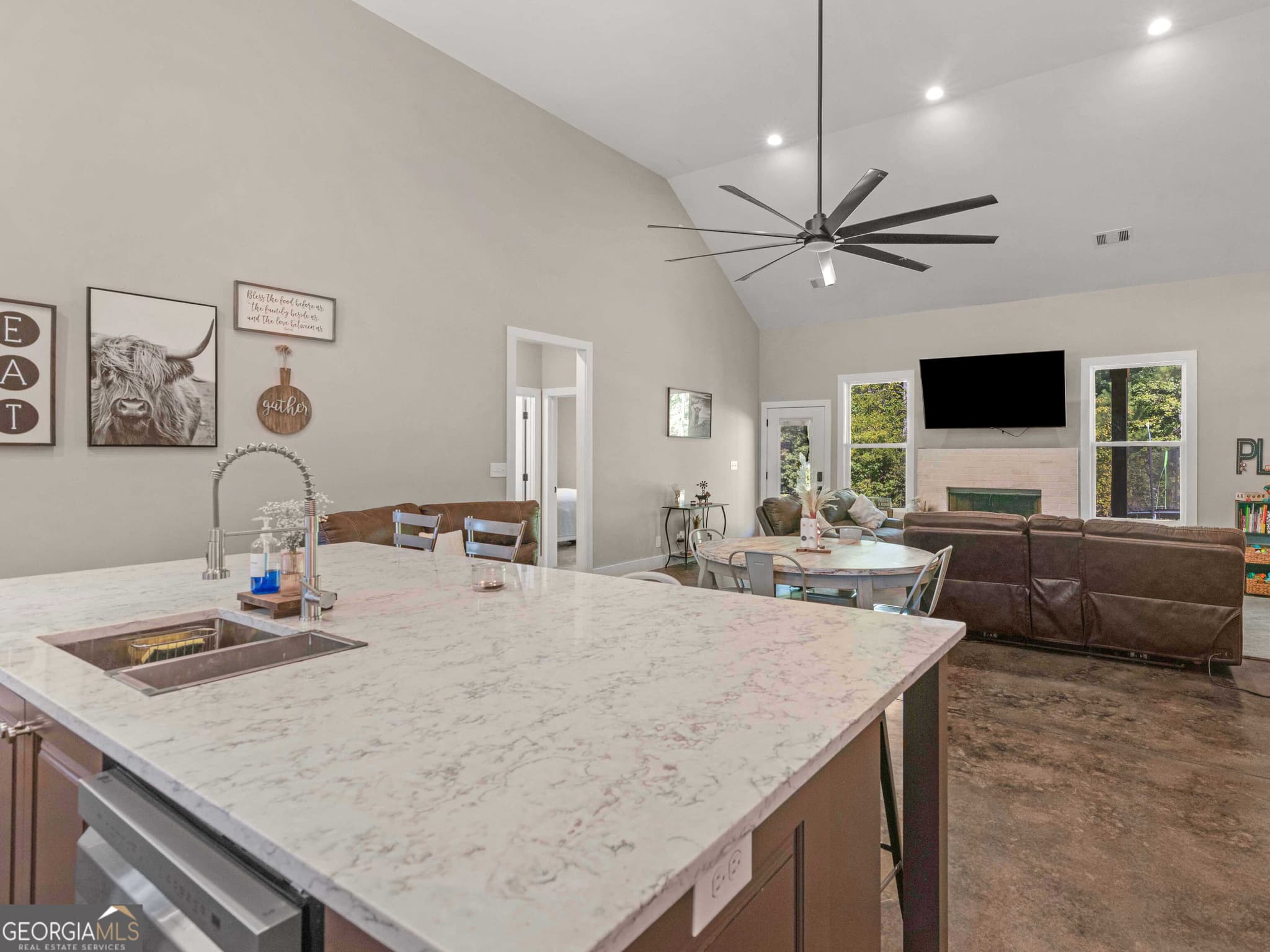 3 bedroom, 2 bathroom, 1,836 sq ft single family residence for sale at 11155 Ga Highway 87, Juliette, GA 31046 — photo 9