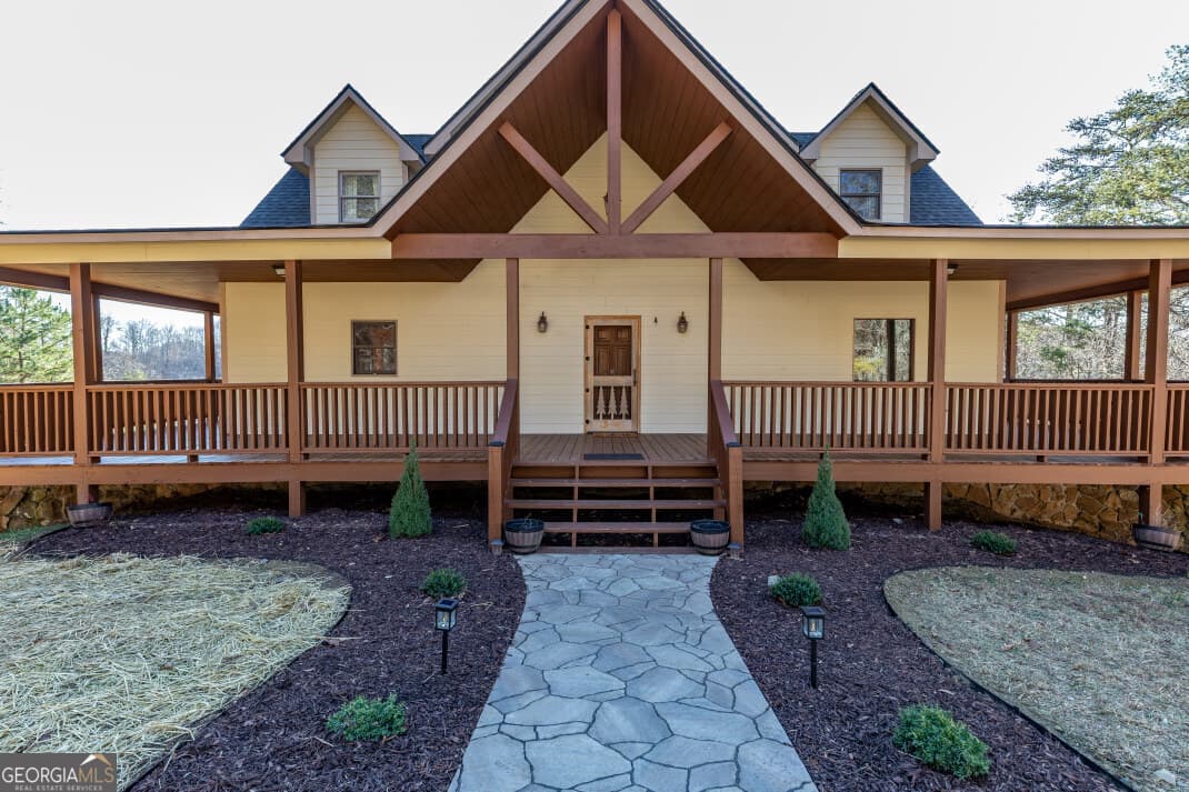 5 bedroom, 3 bathroom, 3,220 sq ft cabin,single family residence for sale at 661 Toccoa River Forest, Mineral Bluff, GA 30559 — photo 6