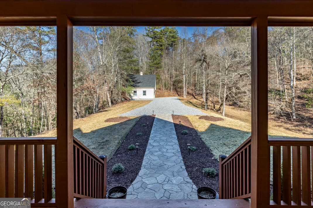5 bedroom, 3 bathroom, 3,220 sq ft cabin,single family residence for sale at 661 Toccoa River Forest, Mineral Bluff, GA 30559 — photo 7