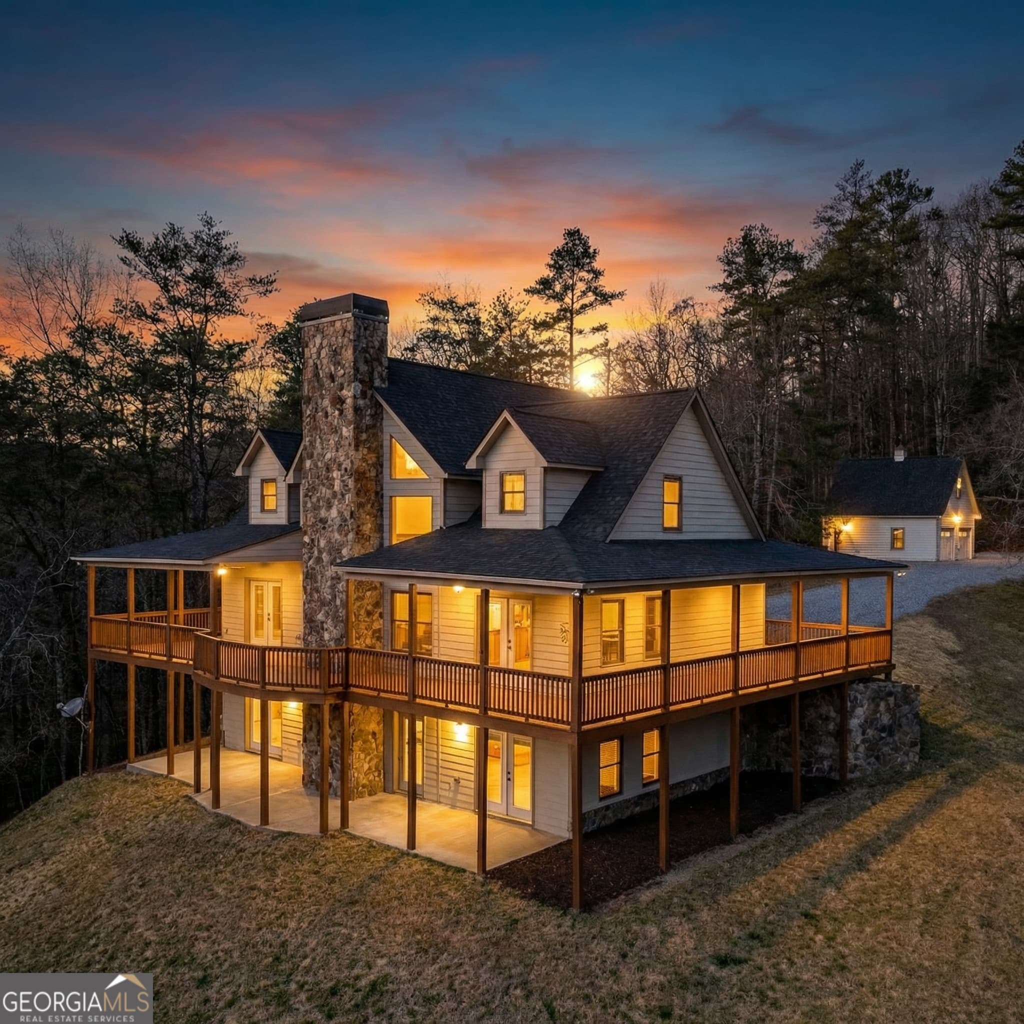 5 bedroom, 3 bathroom, 3,220 sq ft cabin,single family residence for sale at 661 Toccoa River Forest, Mineral Bluff, GA 30559
