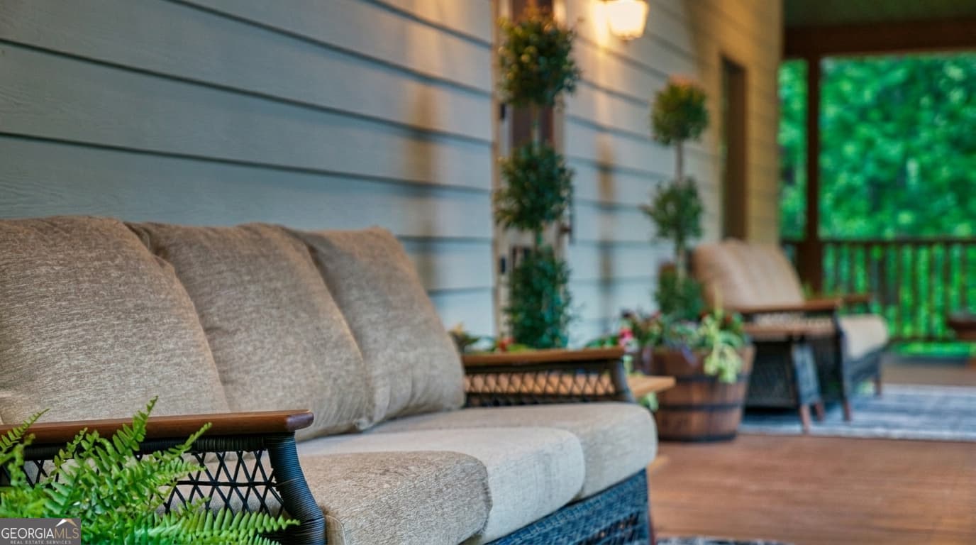 5 bedroom, 3 bathroom, 3,220 sq ft cabin,single family residence for sale at 661 Toccoa River Forest, Mineral Bluff, GA 30559 — photo 9