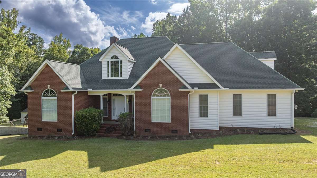 4 bedroom, 3.5 bathroom, 3,592 sq ft single family residence for sale at 1628 Valley View Drive, Elberton, GA 30635