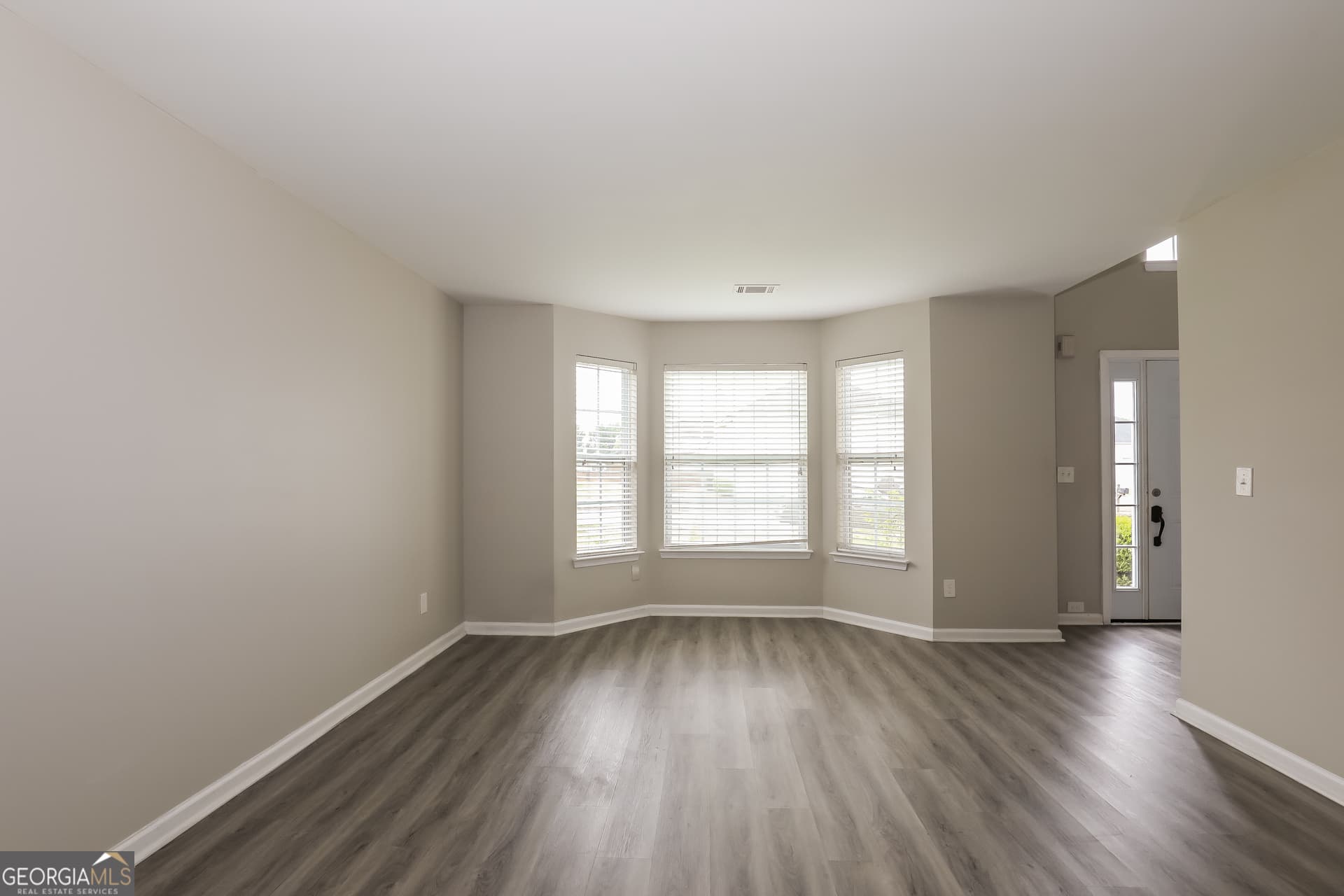 4 bedroom, 2.5 bathroom, 2,359 sq ft single family residence for sale at 11627 Kades Trail, Hampton, GA 30228 — photo 9