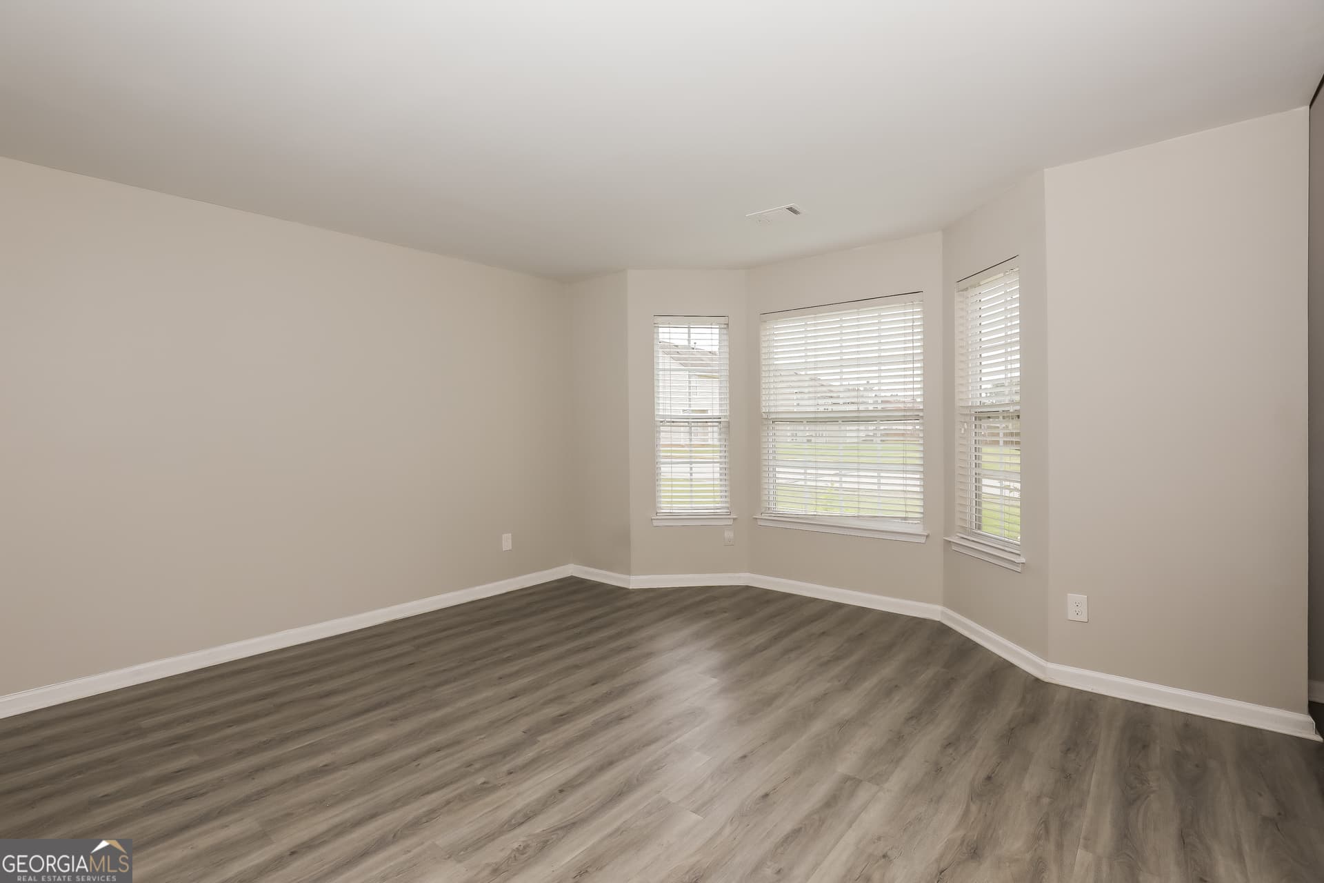 4 bedroom, 2.5 bathroom, 2,359 sq ft single family residence for sale at 11627 Kades Trail, Hampton, GA 30228 — photo 10