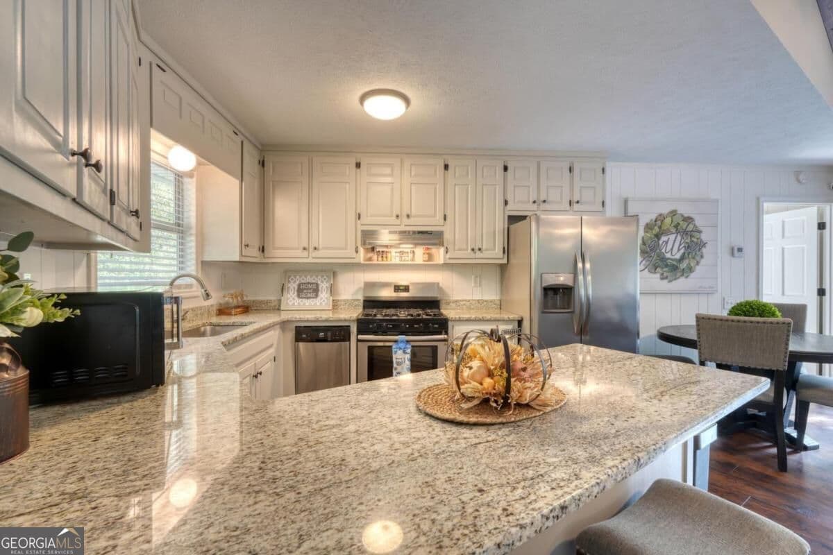 4 bedroom, 3.5 bathroom, 2,544 sq ft single family residence for sale at 260 Notla Vista Ii, Blairsville, GA 30512 — photo 7