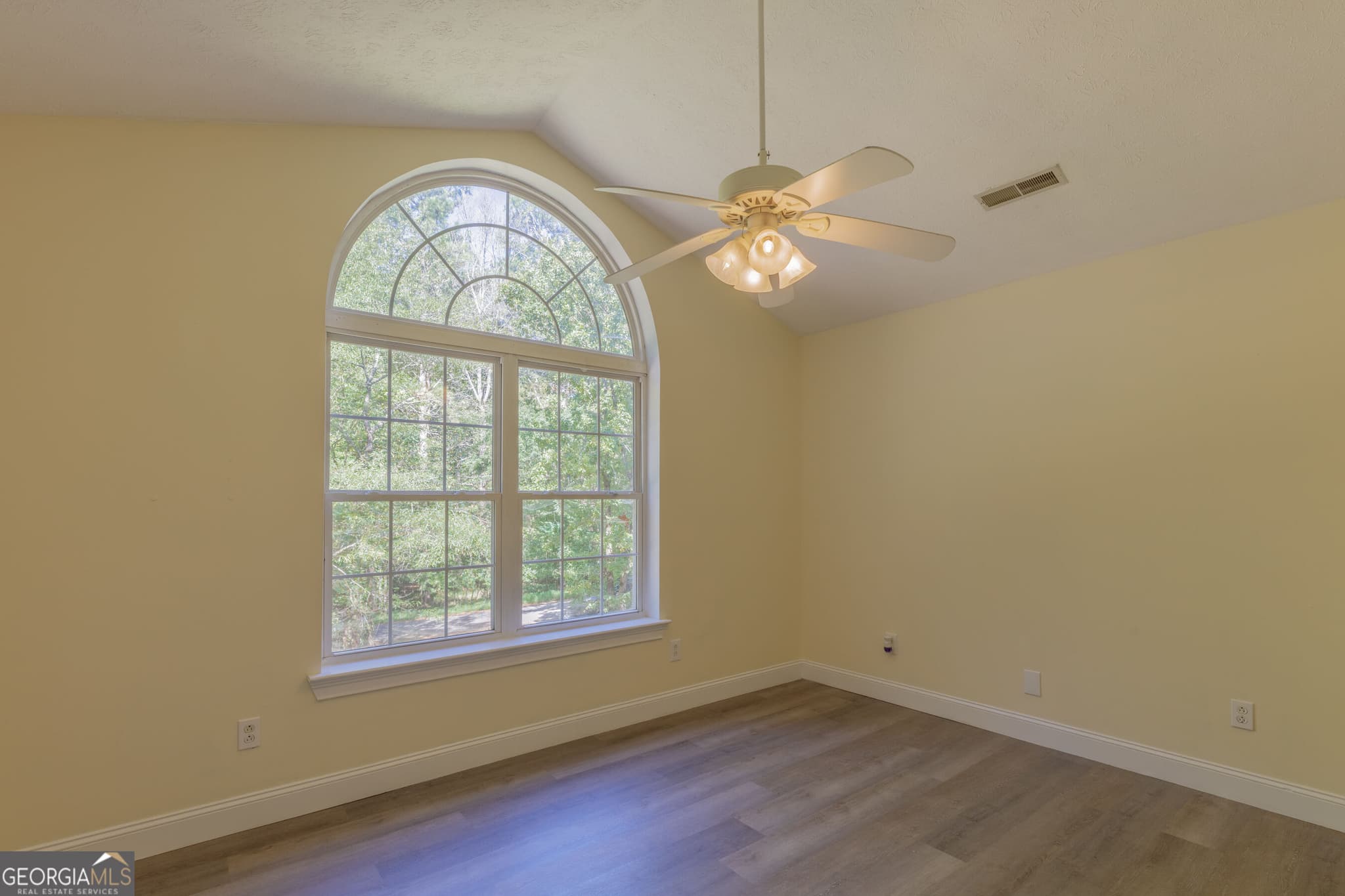 4 bedroom, 3 bathroom, 3,436 sq ft single family residence for sale at 101 S Azalea Drive, Lafayette, GA 30728 — photo 10