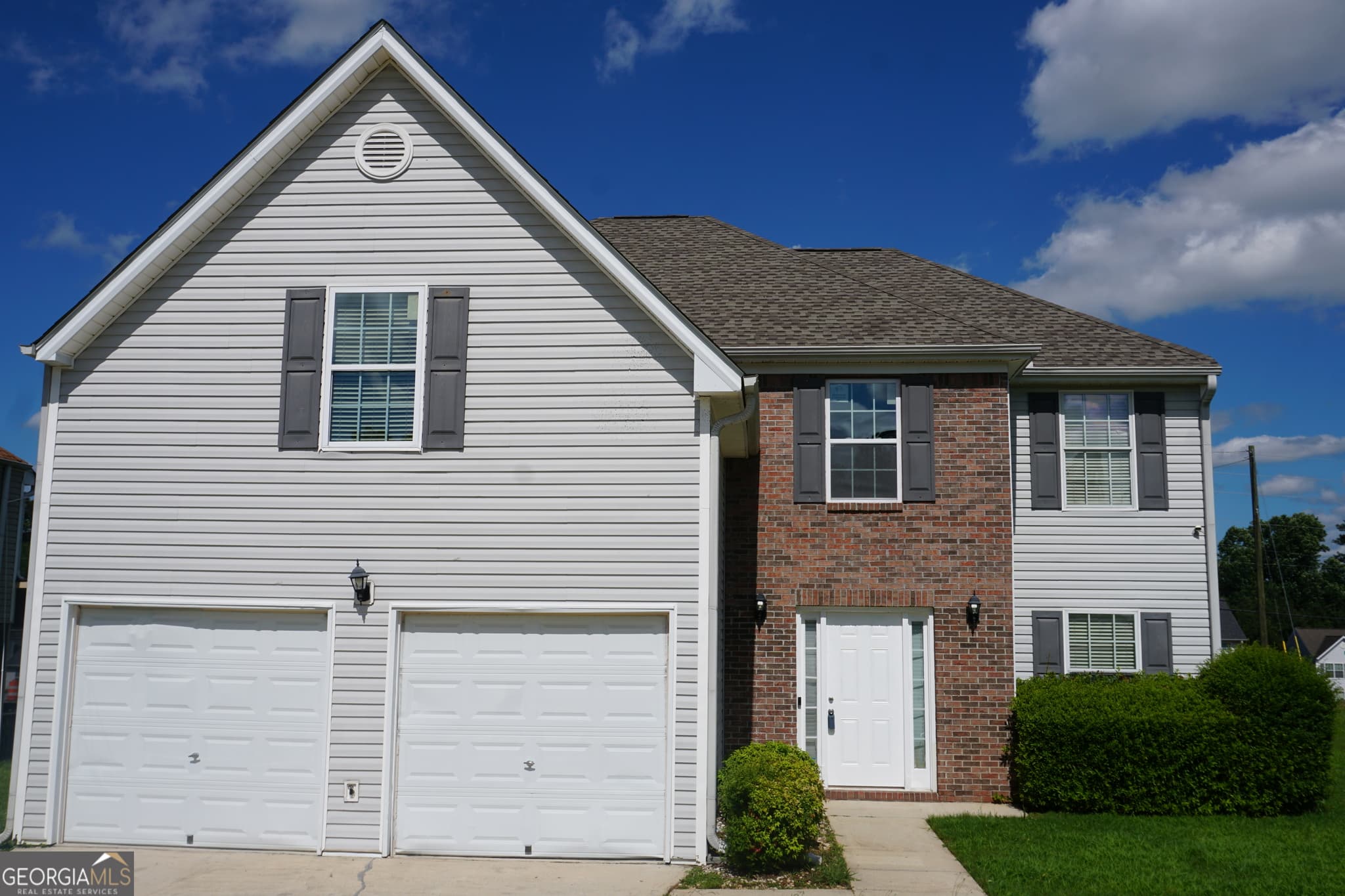 5 bedroom, 2.5 bathroom, 2,682 sq ft single family residence for sale at 6472 W Meyer Court, Morrow, GA 30260 — photo 1 of 38
