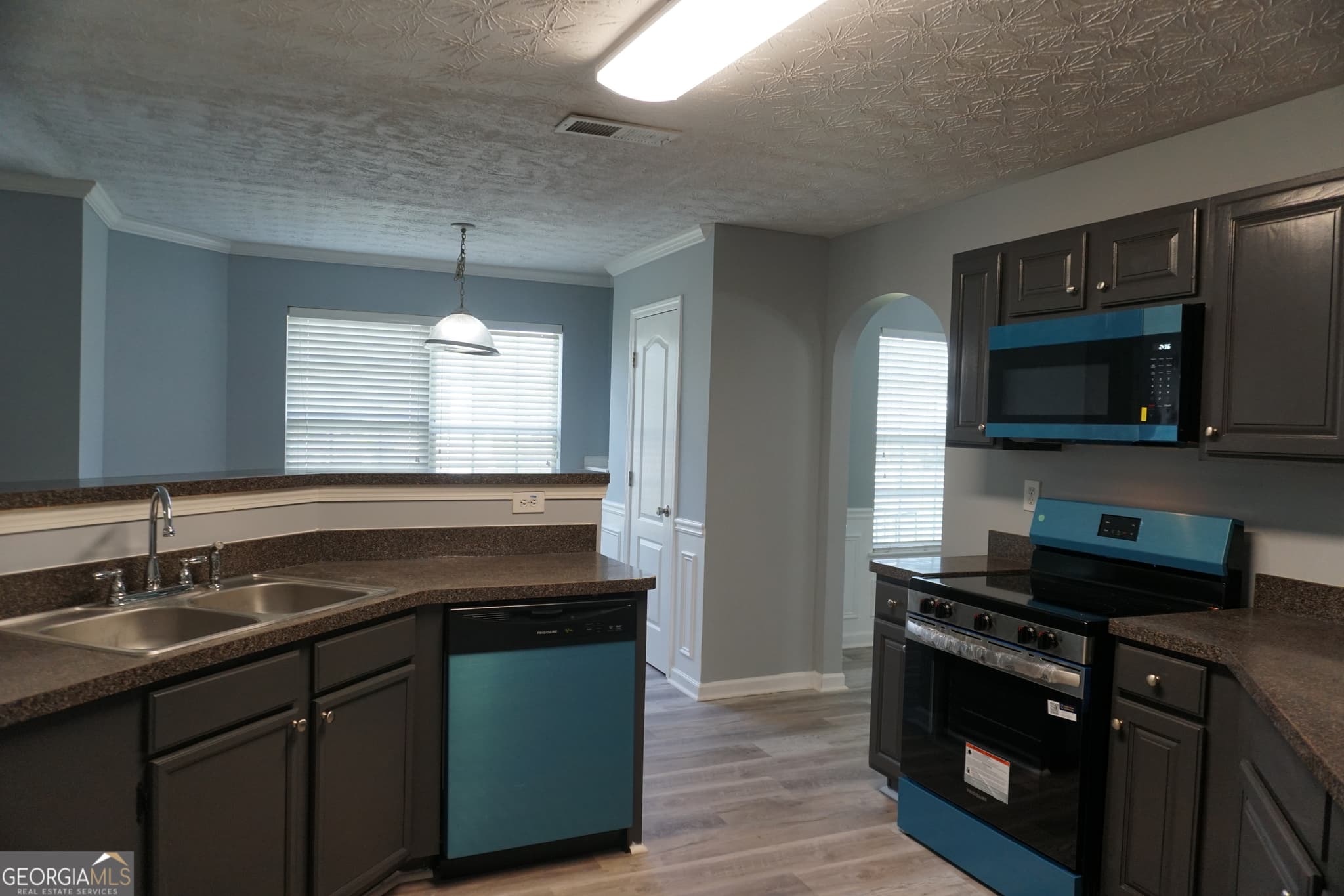 5 bedroom, 2.5 bathroom, 2,682 sq ft single family residence for sale at 6472 W Meyer Court, Morrow, GA 30260 — photo 10