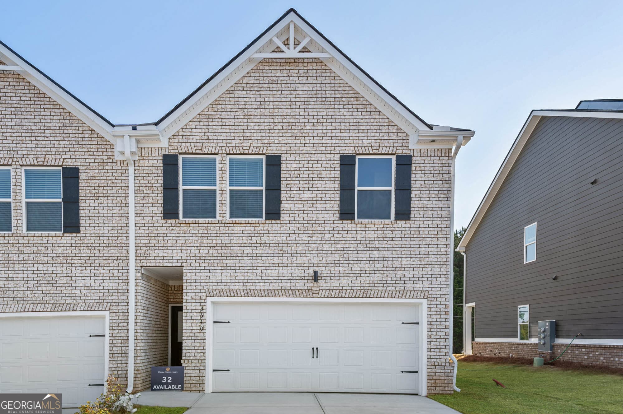 4 bedroom, 2.5 bathroom, 1,852 sq ft townhouse for sale at 3664 PARKWAY JAMES Drive, Snellville, GA 30039 — photo 2