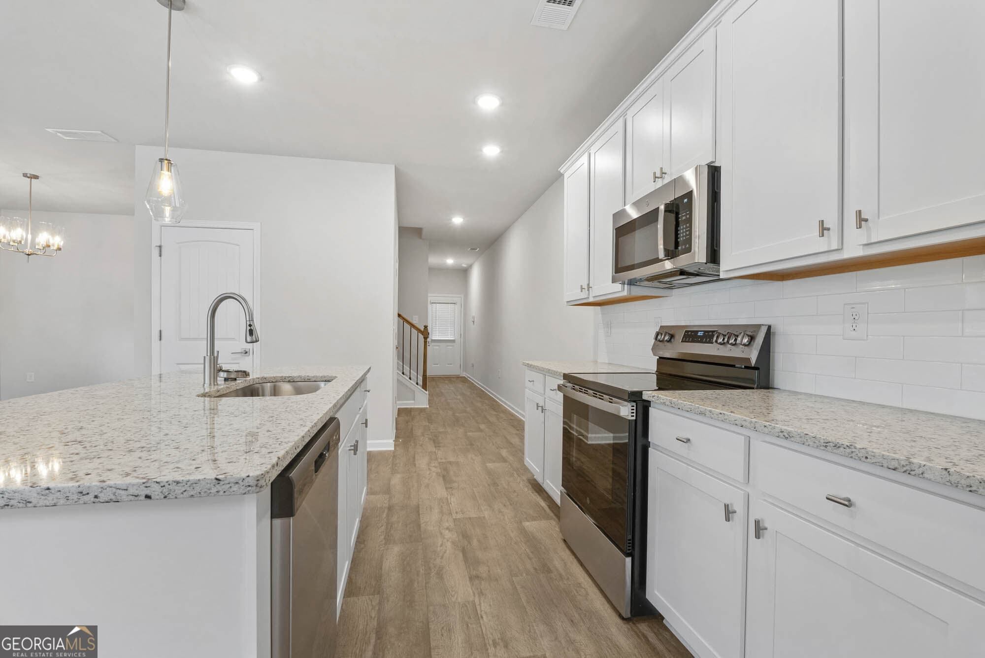 4 bedroom, 2.5 bathroom, 1,852 sq ft townhouse for sale at 3664 PARKWAY JAMES Drive, Snellville, GA 30039 — photo 7