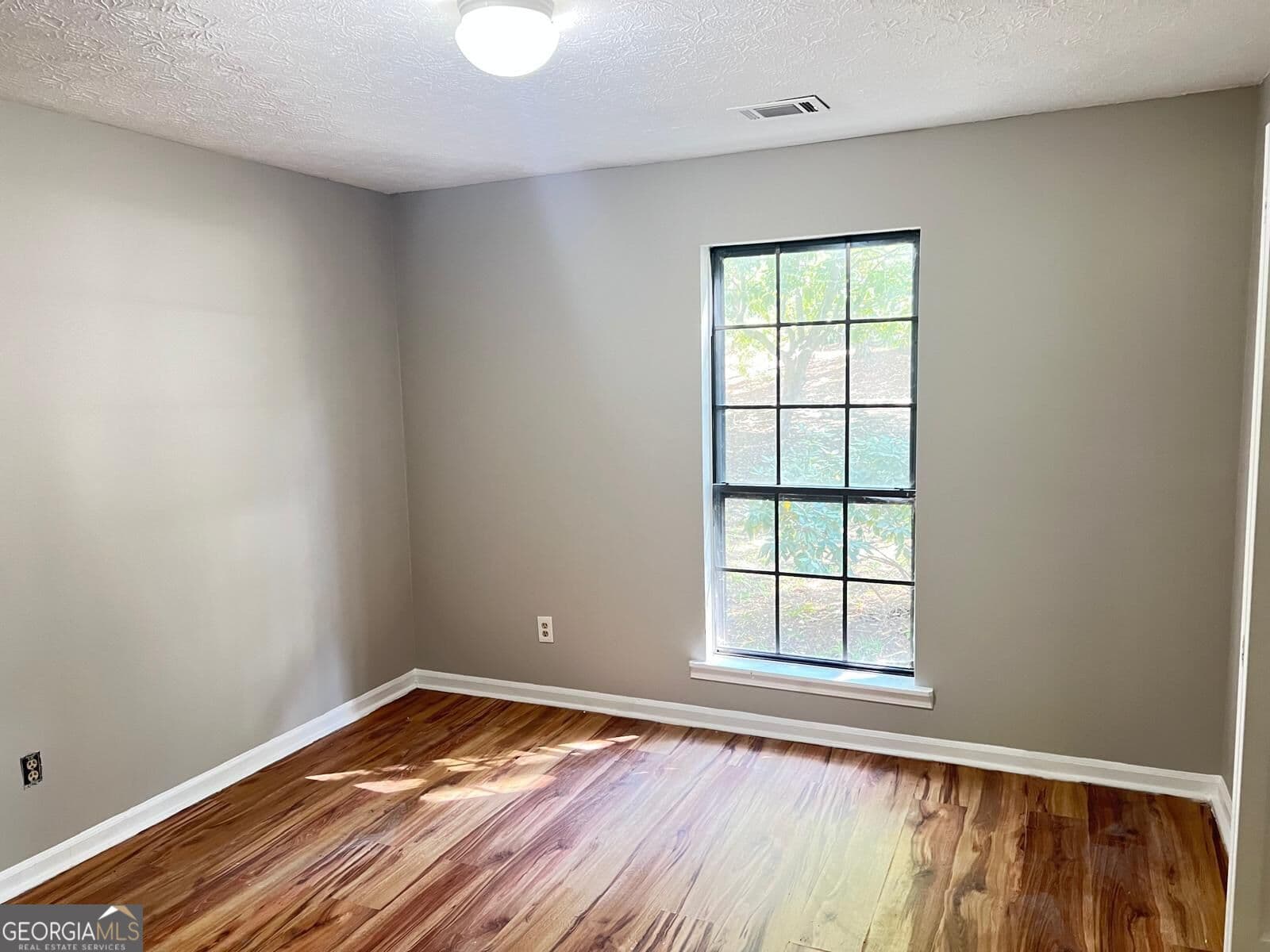 3 bedroom, 2 bathroom, 1,406 sq ft single family residence for rent at 6975 Cedar Hill Court, Riverdale, GA 30296 for $1,750 a month — photo 9