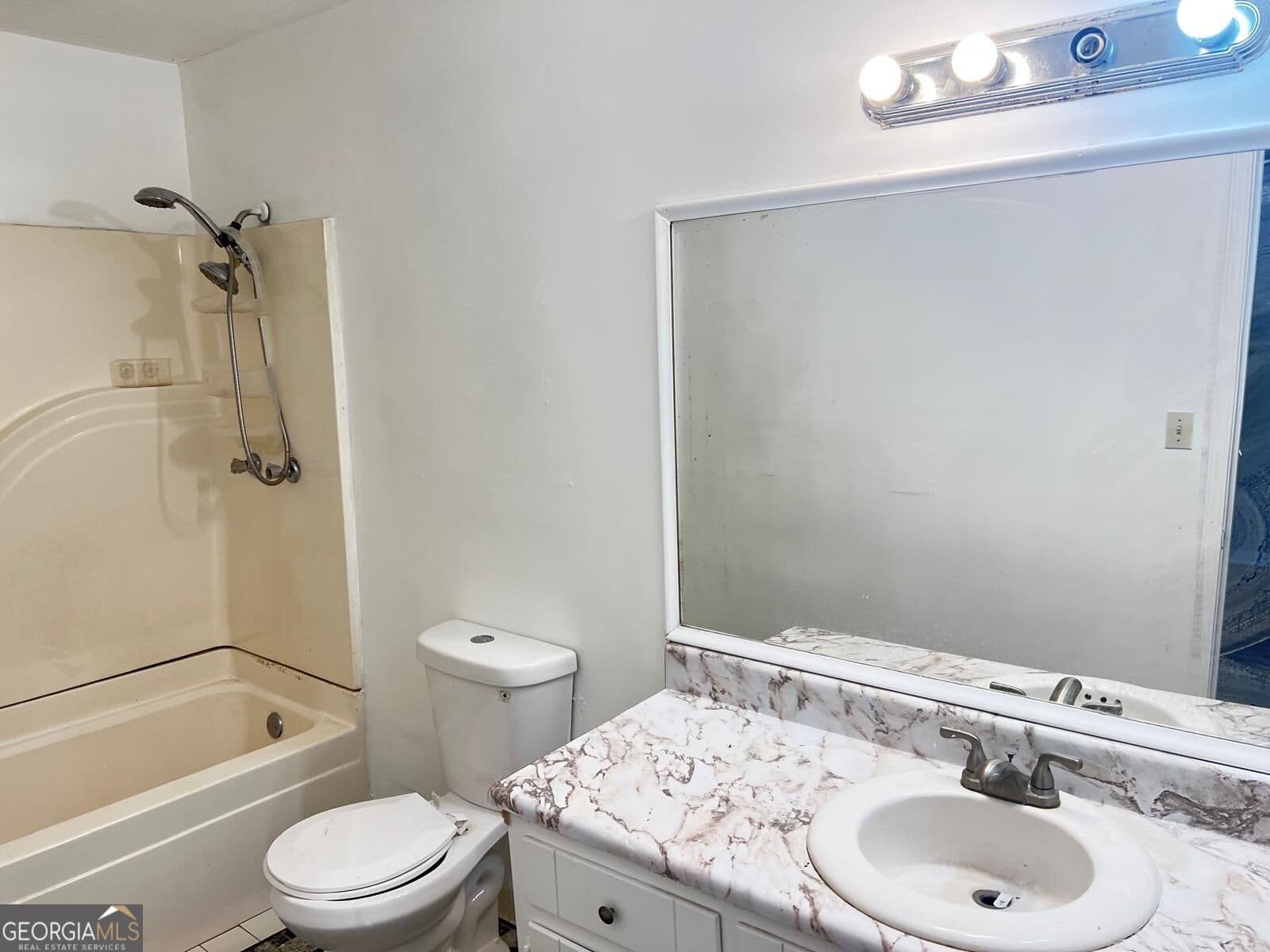 3 bedroom, 2 bathroom, 1,406 sq ft single family residence for rent at 6975 Cedar Hill Court, Riverdale, GA 30296 for $1,750 a month — photo 8