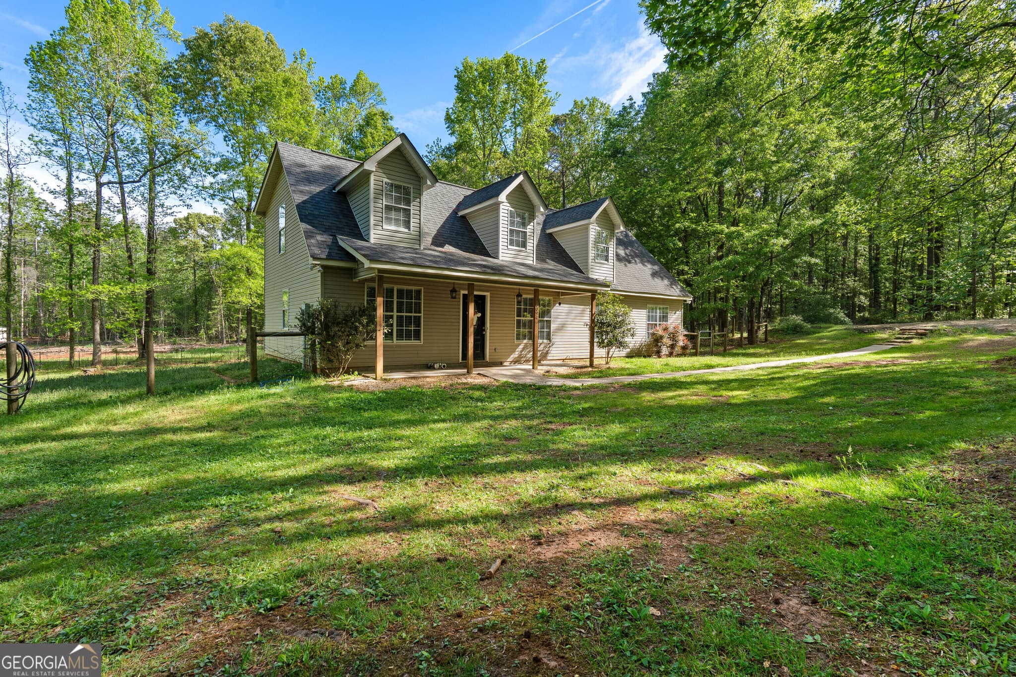 5 bedroom, 2 bathroom, 1,872 sq ft single family residence for sale at 6094 Old Zebulon Road, Concord, GA 30206 — photo 2