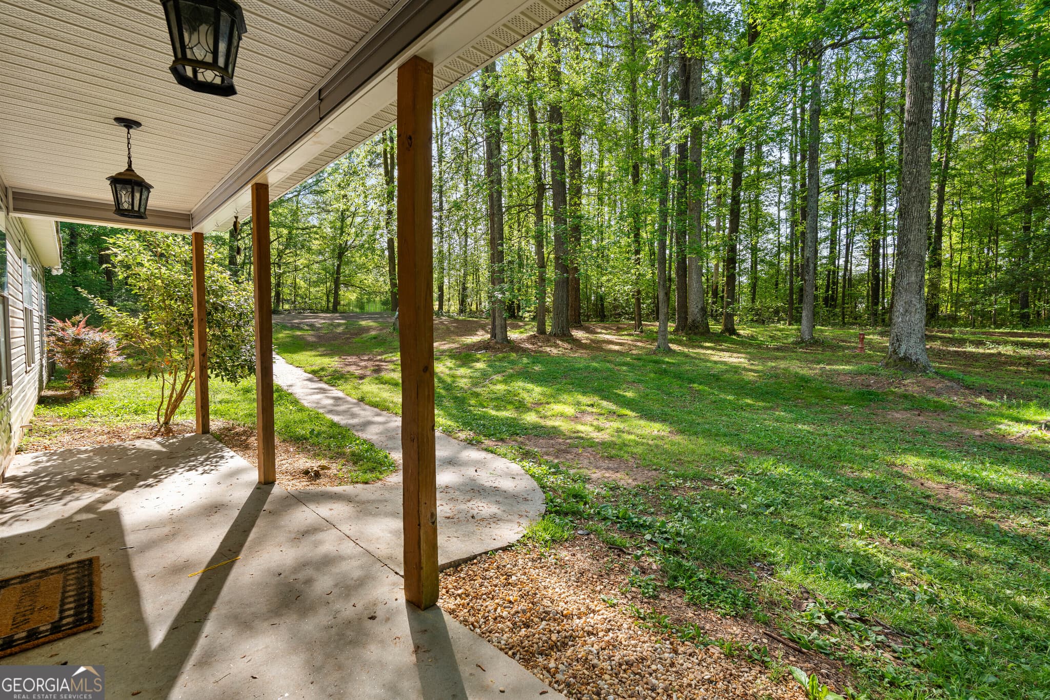 5 bedroom, 2 bathroom, 1,872 sq ft single family residence for sale at 6094 Old Zebulon Road, Concord, GA 30206 — photo 3
