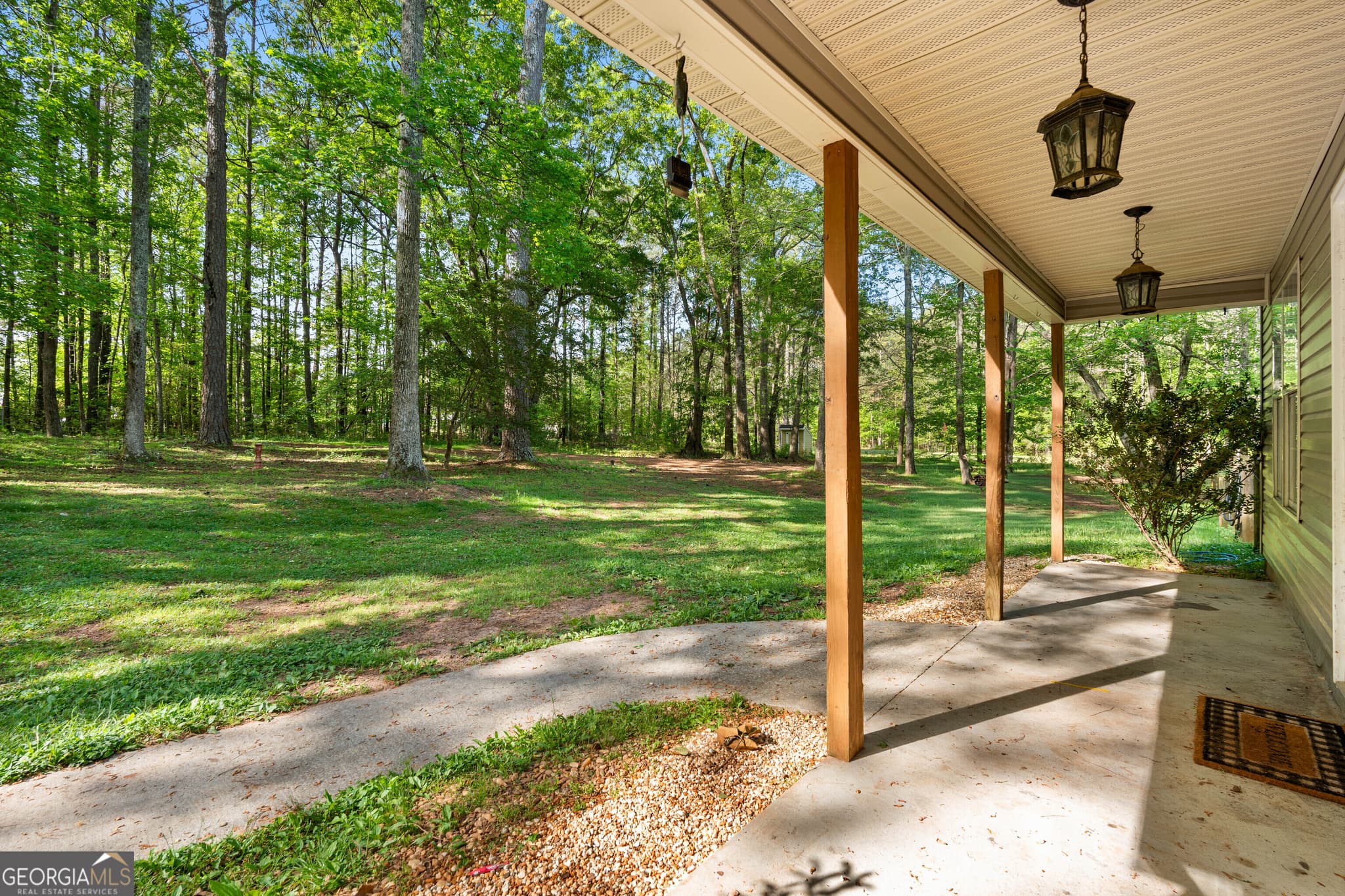 5 bedroom, 2 bathroom, 1,872 sq ft single family residence for sale at 6094 Old Zebulon Road, Concord, GA 30206 — photo 4