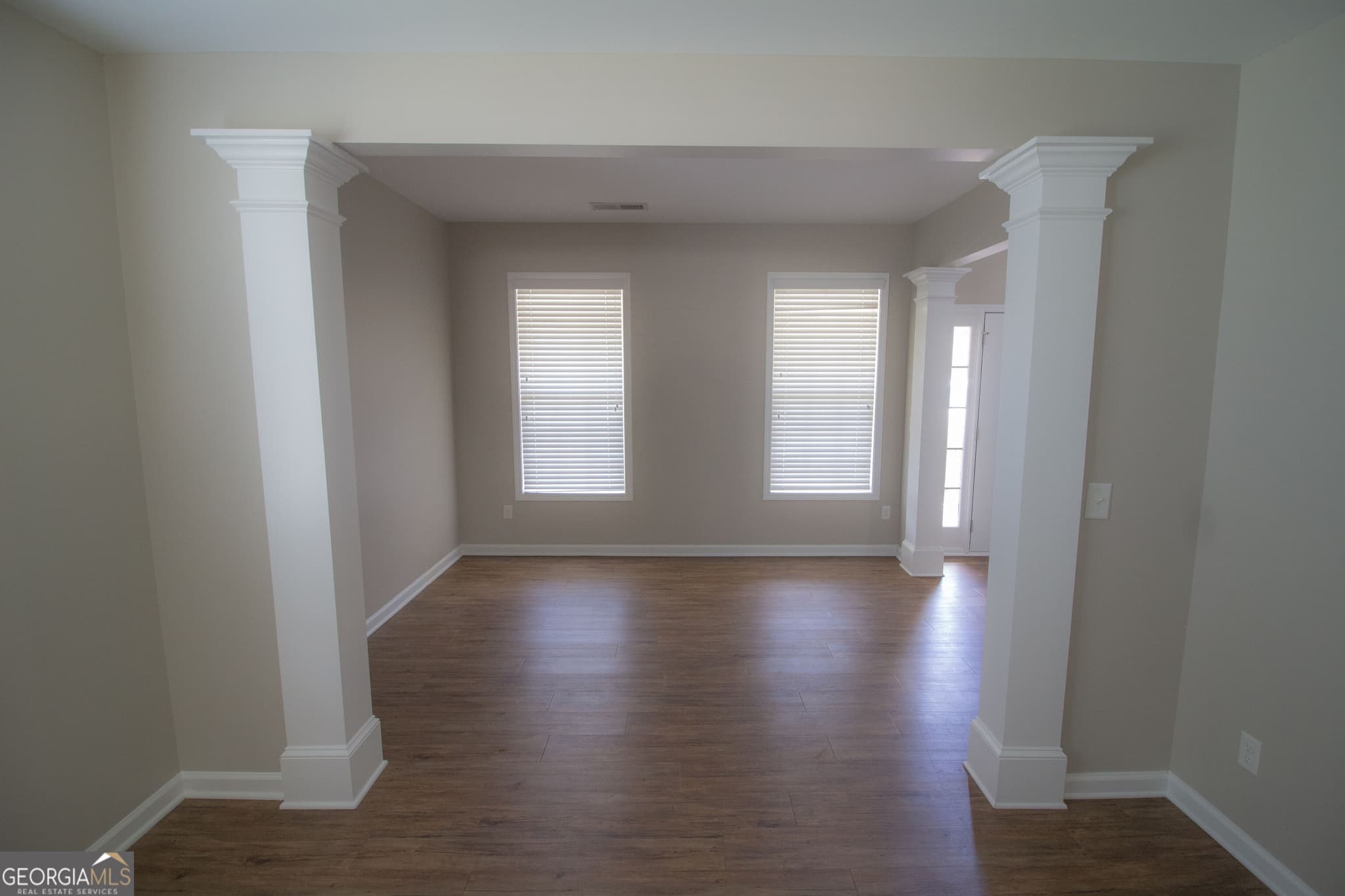 4 bedroom, 2.5 bathroom, 2,756 sq ft single family residence for sale at 100 Inverness Avenue, Newnan, GA 30263 — photo 7