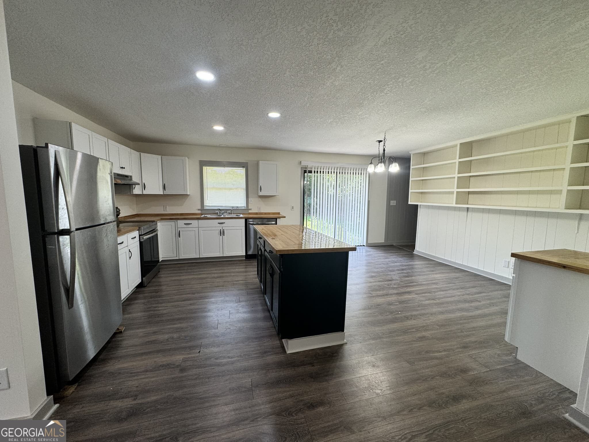 4 bedroom, 2 bathroom, 1,687 sq ft single family residence for sale at 53 San Louise Drive, Fort Valley, GA 31030 — photo 4