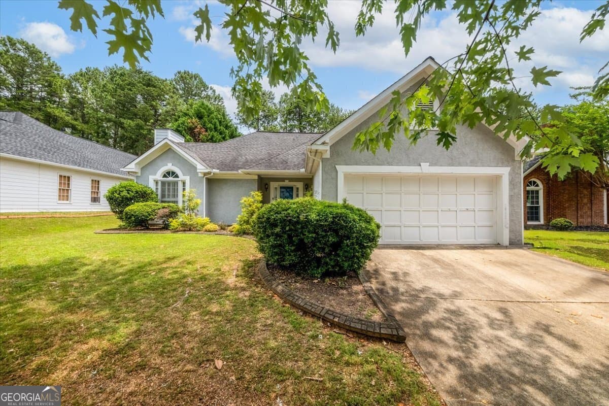 3 bedroom, 2 bathroom, 1,910 sq ft single family residence for rent at 190 Glen Holly Drive, Roswell, GA 30076 for $2,600 a month — photo 1 of 1