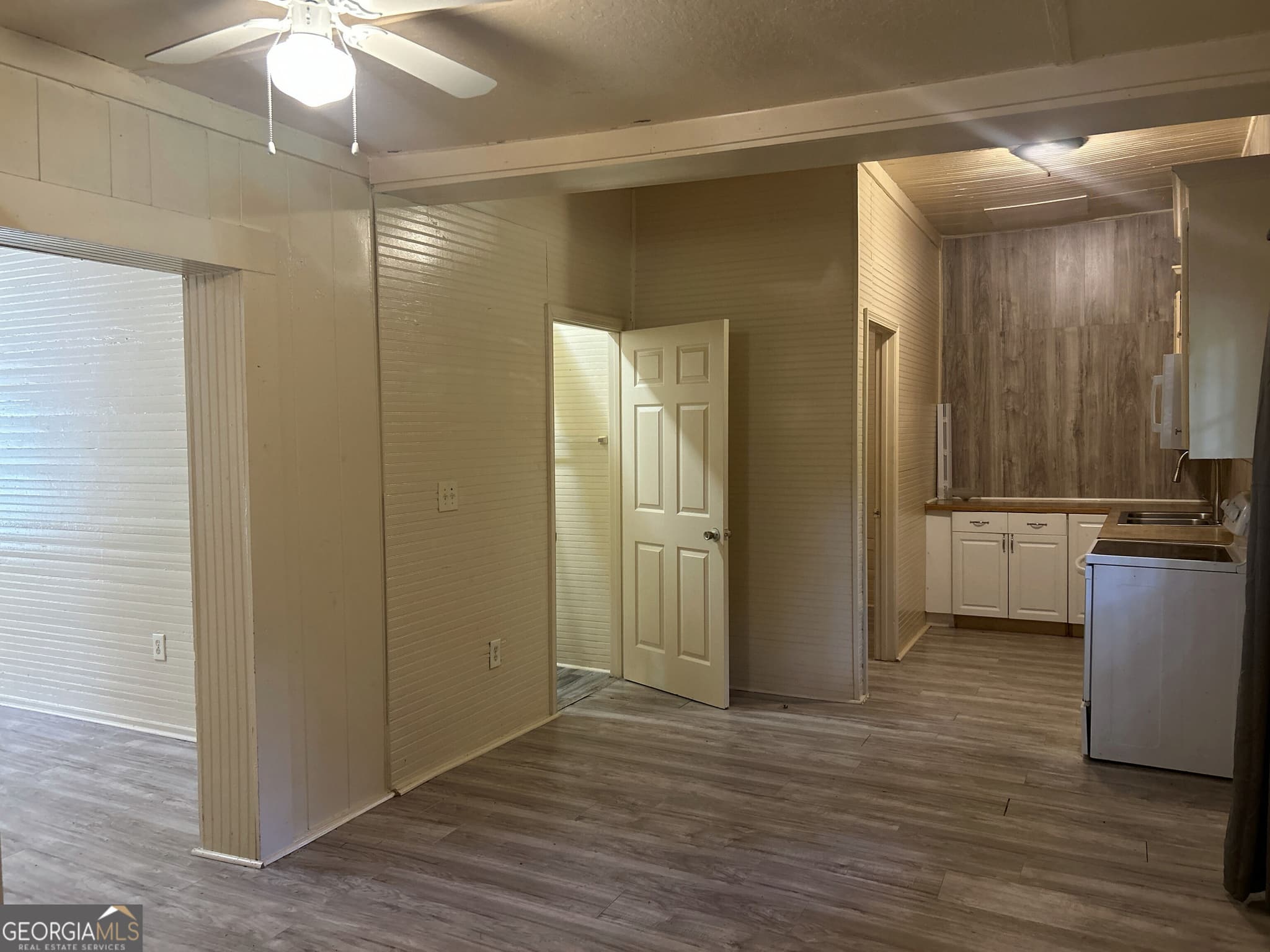 2 bedroom, 2 bathroom, 1,095 sq ft single family residence for sale at 245 Atlanta Street, Barnesville, GA 30204 — photo 8