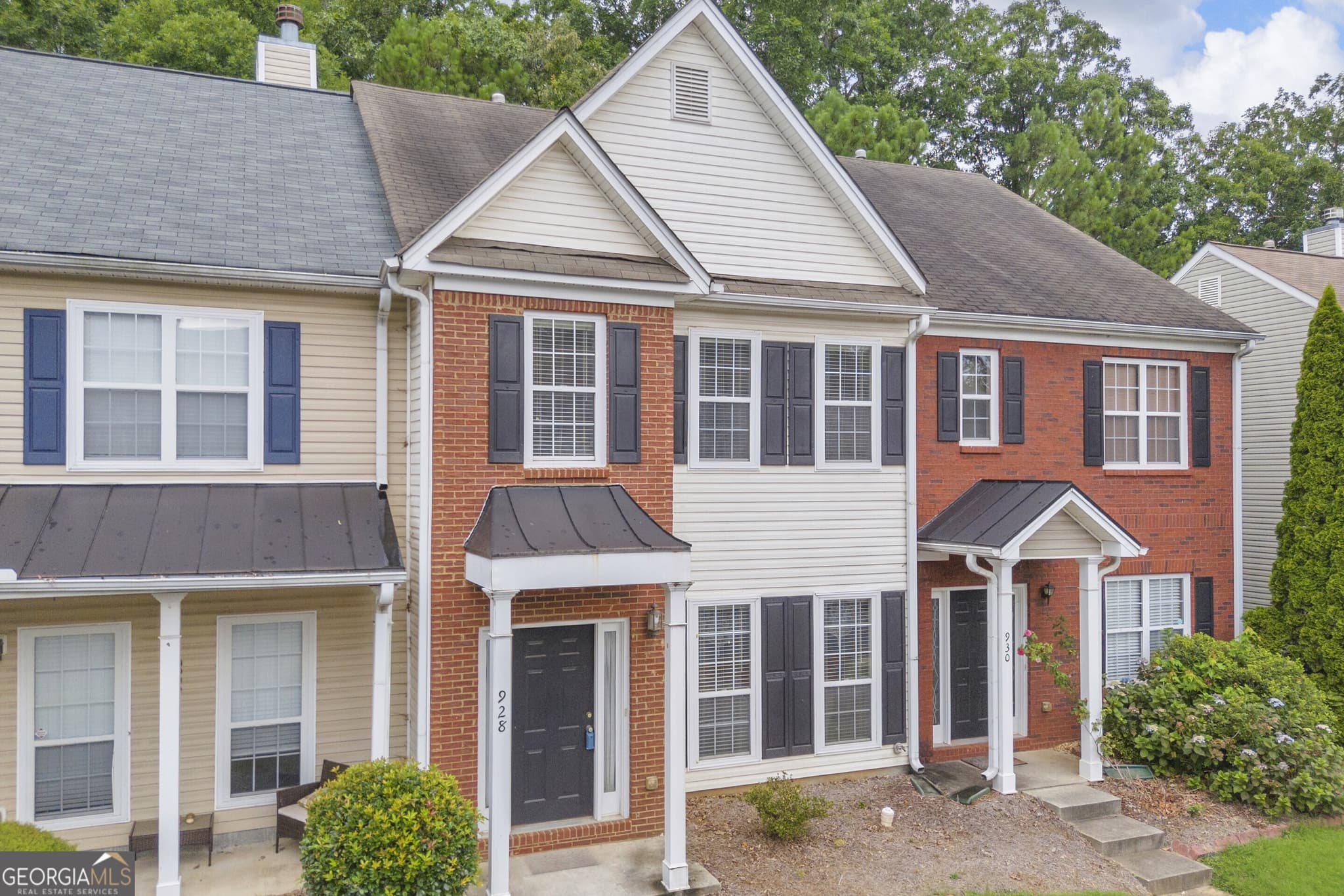 3 bedroom, 2.5 bathroom, 1,482 sq ft townhouse sold at 928 Tree Creek Boulevard, Lawrenceville, GA 30043