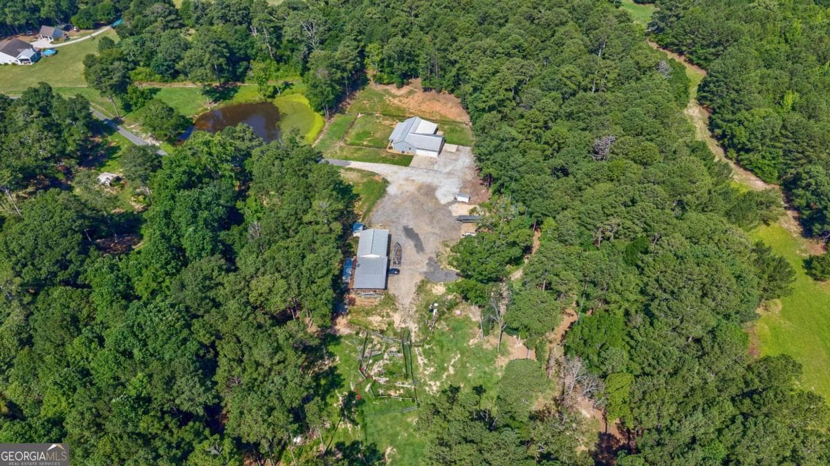 3 bedroom, 2 bathroom, 2,048 sq ft farm for sale at 610 Spring View Drive, Covington, GA 30014 — photo 2