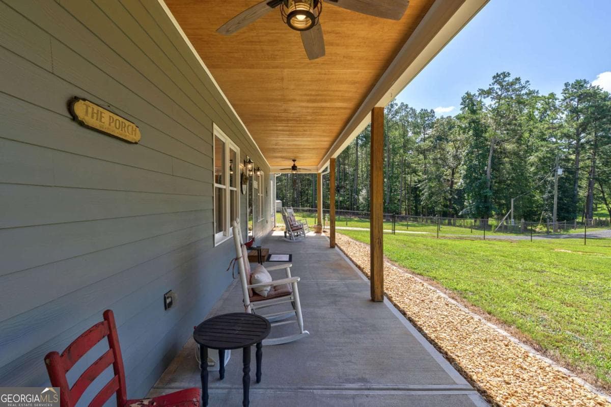 3 bedroom, 2 bathroom, 2,048 sq ft farm for sale at 610 Spring View Drive, Covington, GA 30014 — photo 7