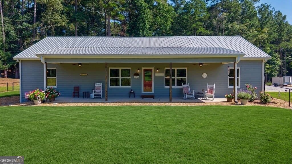 3 bedroom, 2 bathroom, 2,048 sq ft farm for sale at 610 Spring View Drive, Covington, GA 30014 — photo 5