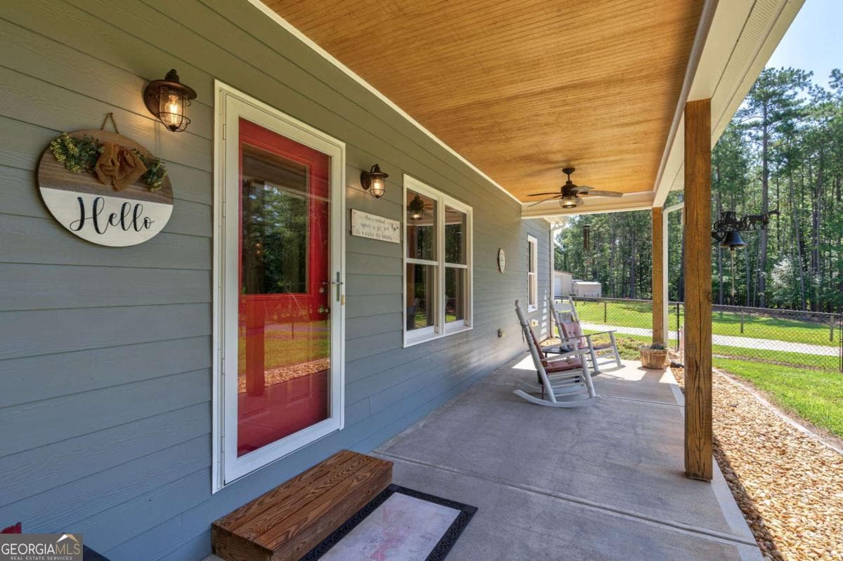 3 bedroom, 2 bathroom, 2,048 sq ft farm for sale at 610 Spring View Drive, Covington, GA 30014 — photo 8