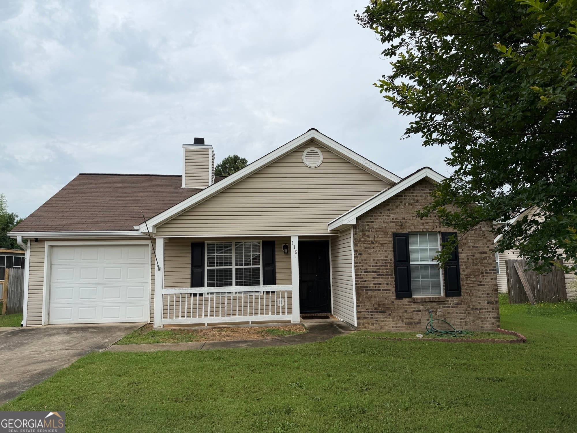 3 bedroom, 2 bathroom, 1,210 sq ft single family residence sold at 118 Georgetown Boulevard, Warner Robins, GA 31088