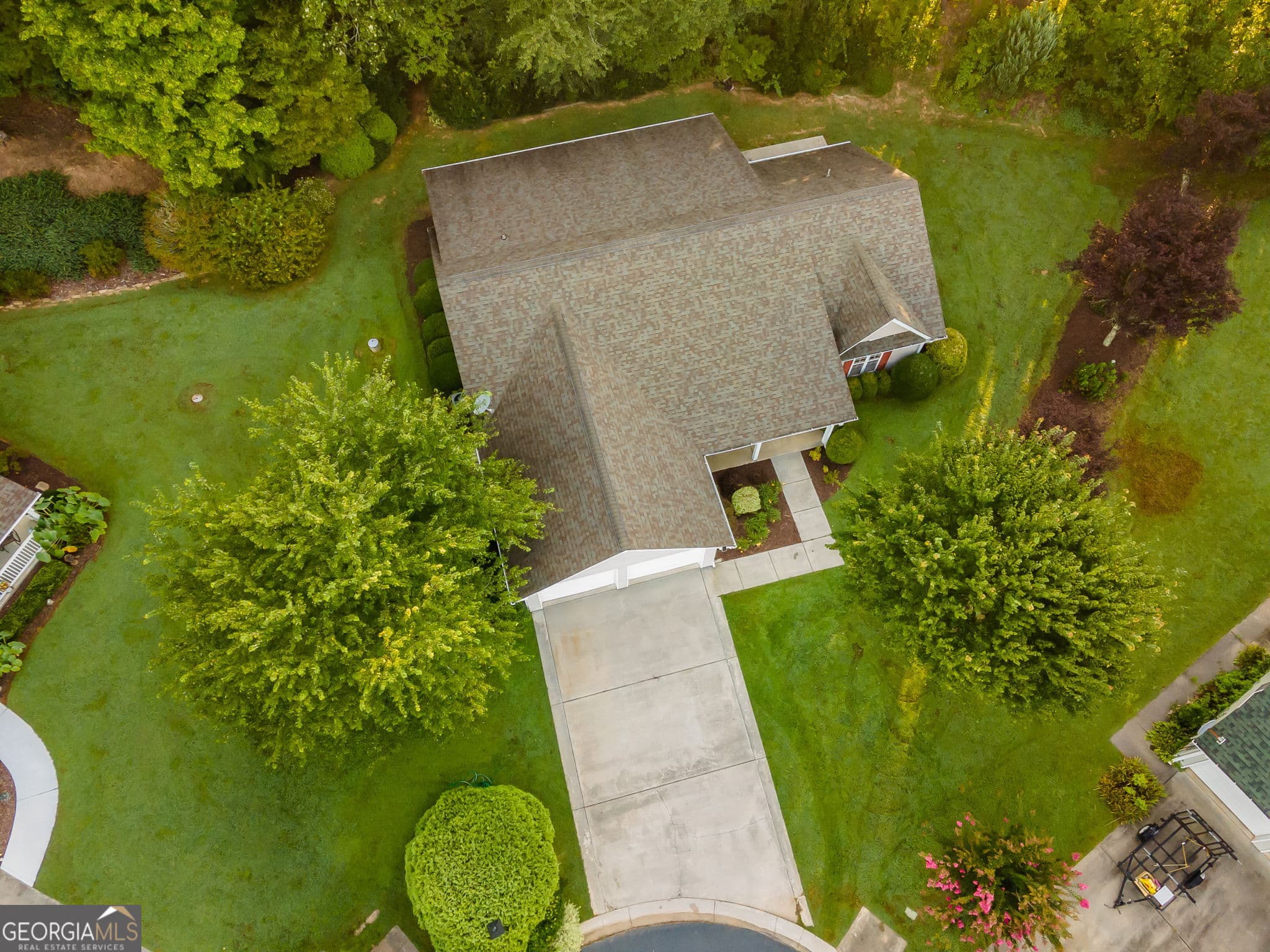 3 bedroom, 2 bathroom, 2,065 sq ft single family residence for sale at 12 Hannah Circle, Blue Ridge, GA 30513 — photo 3