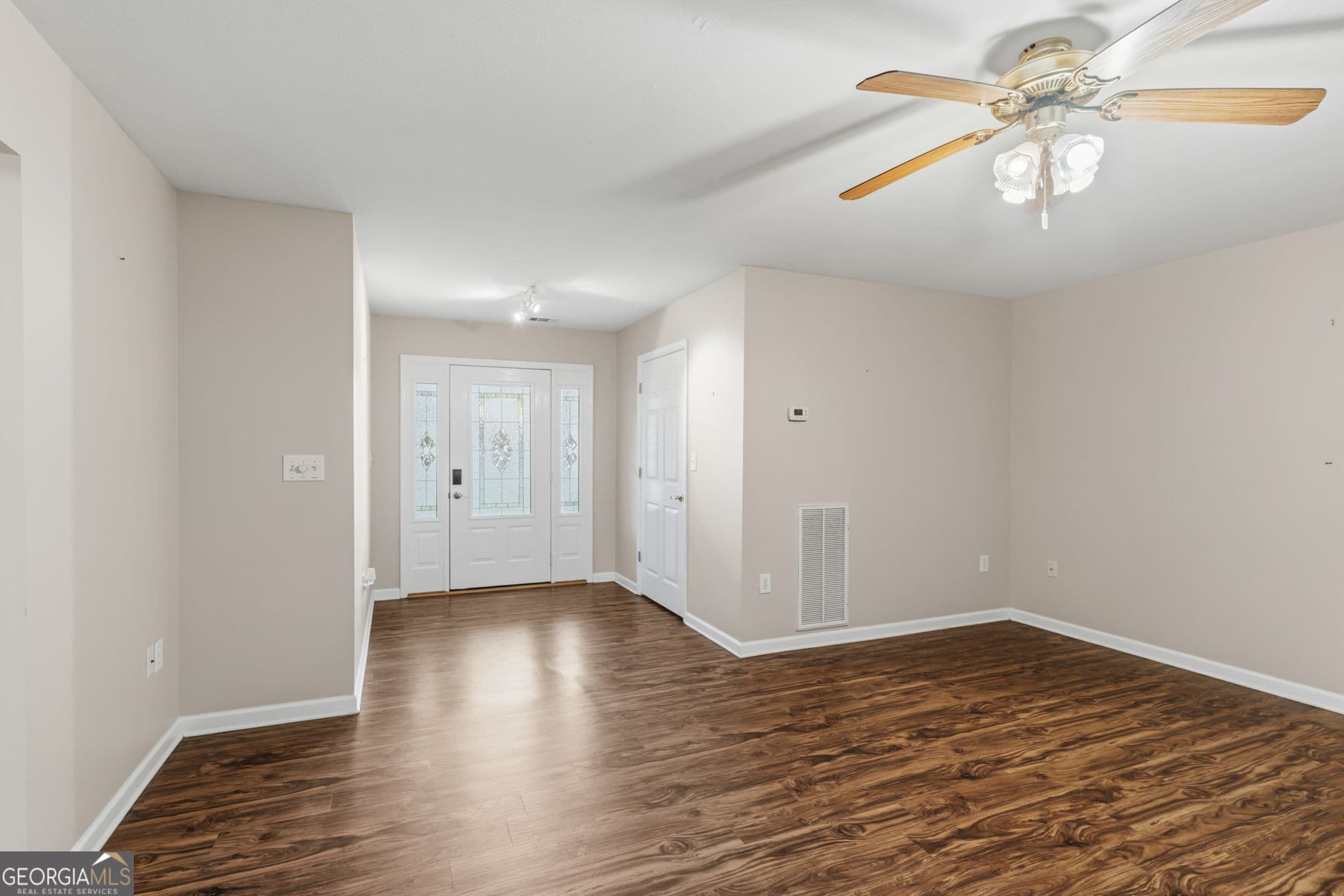 3 bedroom, 2 bathroom, 2,065 sq ft single family residence for sale at 12 Hannah Circle, Blue Ridge, GA 30513 — photo 9