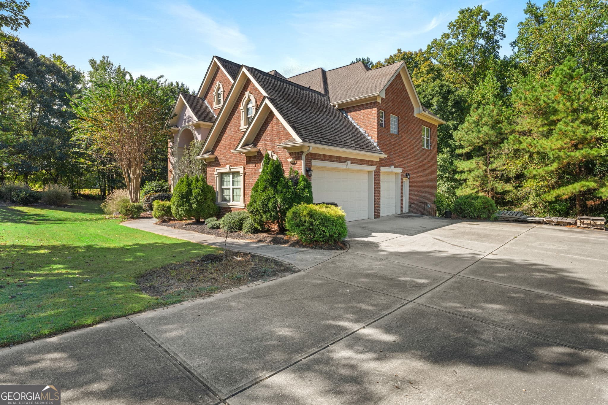 5 bedroom, 4.5 bathroom, 3,743 sq ft single family residence for sale at 127 Tasha Circle, Ellenwood, GA 30294 — photo 5