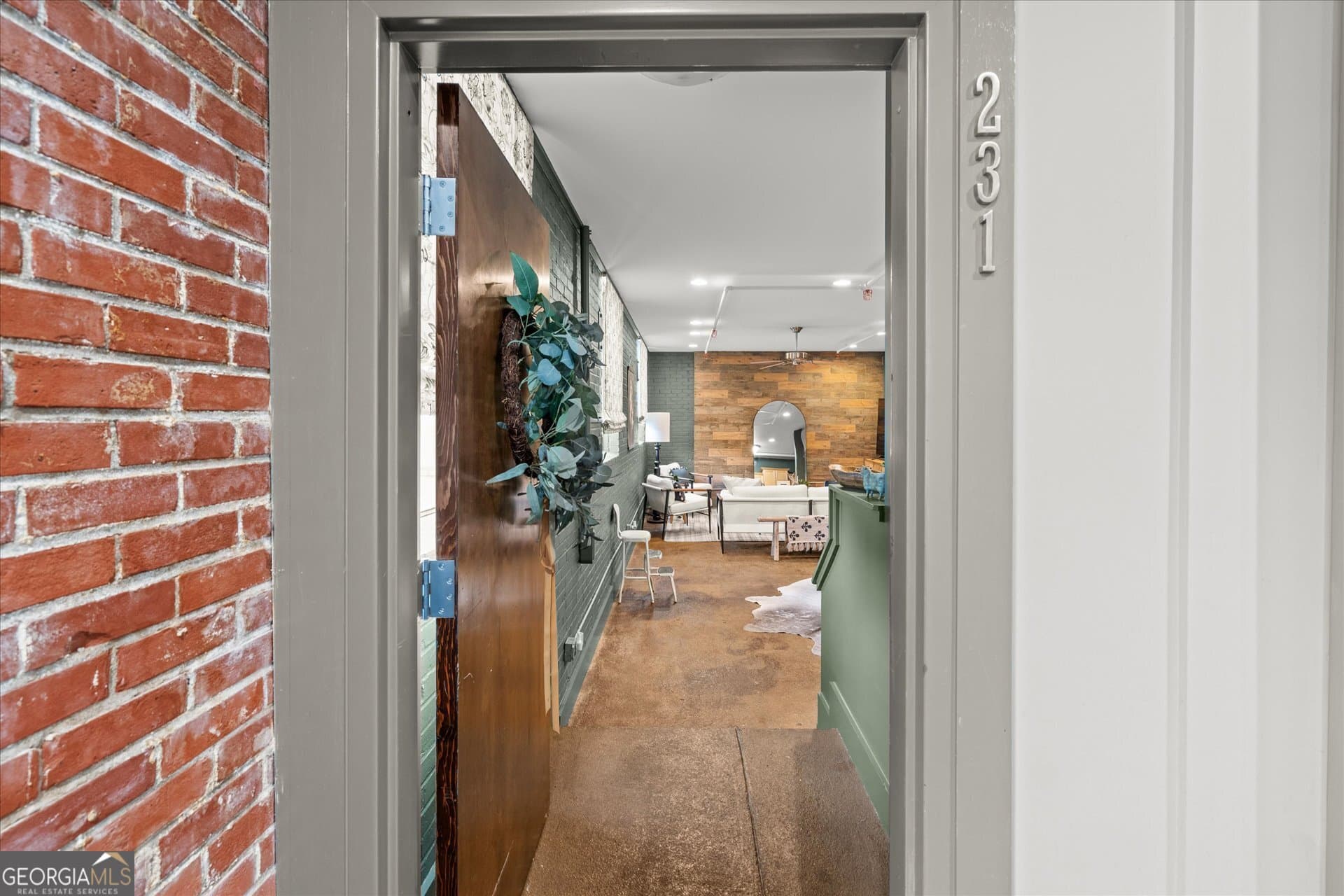 2 bedroom, 1 bathroom, 1,094 sq ft loft,condominium for sale at 205 Johnson Avenue 231, Carrollton, GA 30117 — photo 6