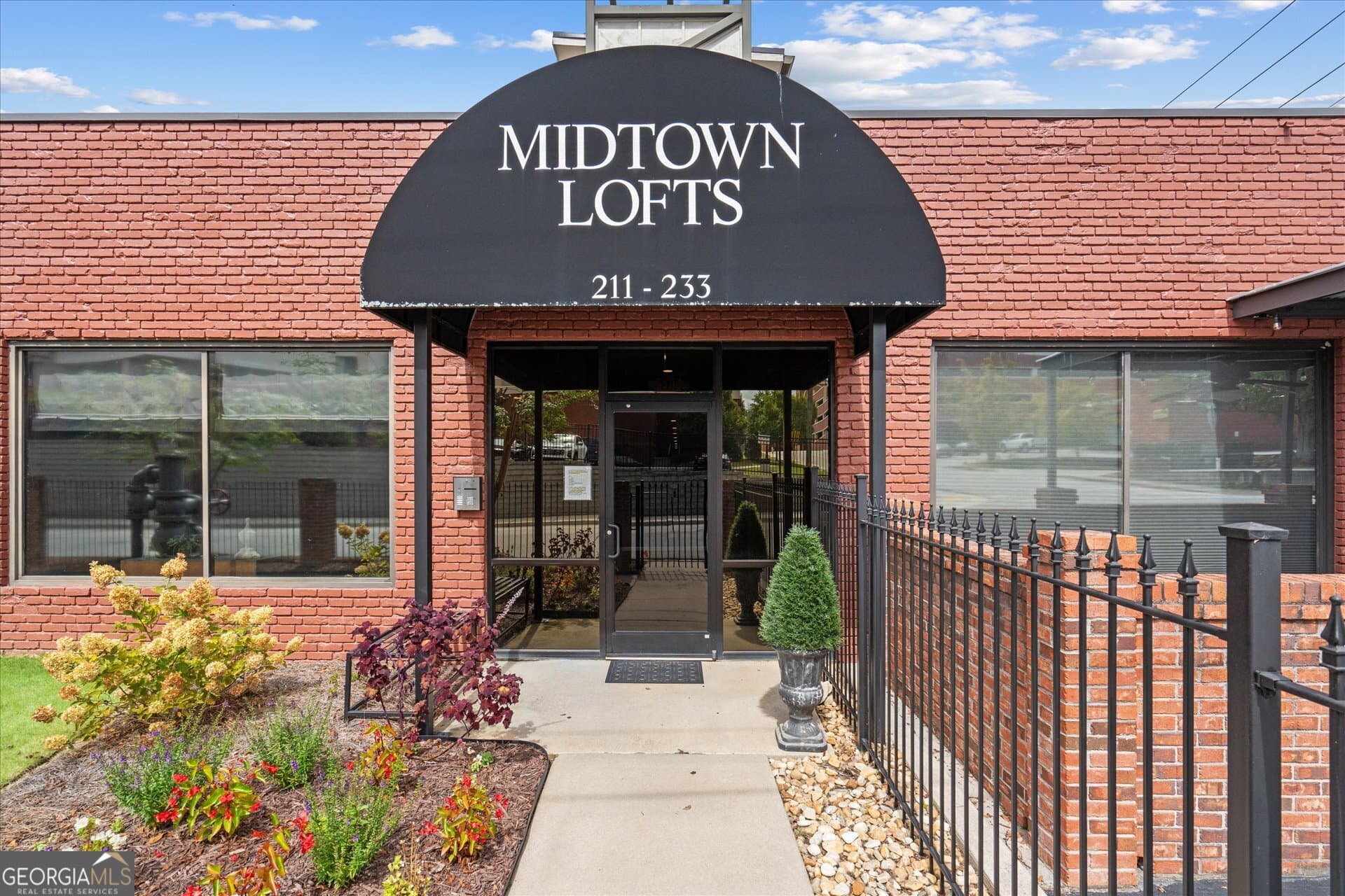 2 bedroom, 1 bathroom, 1,094 sq ft loft,condominium for sale at 205 Johnson Avenue 231, Carrollton, GA 30117 — photo 3