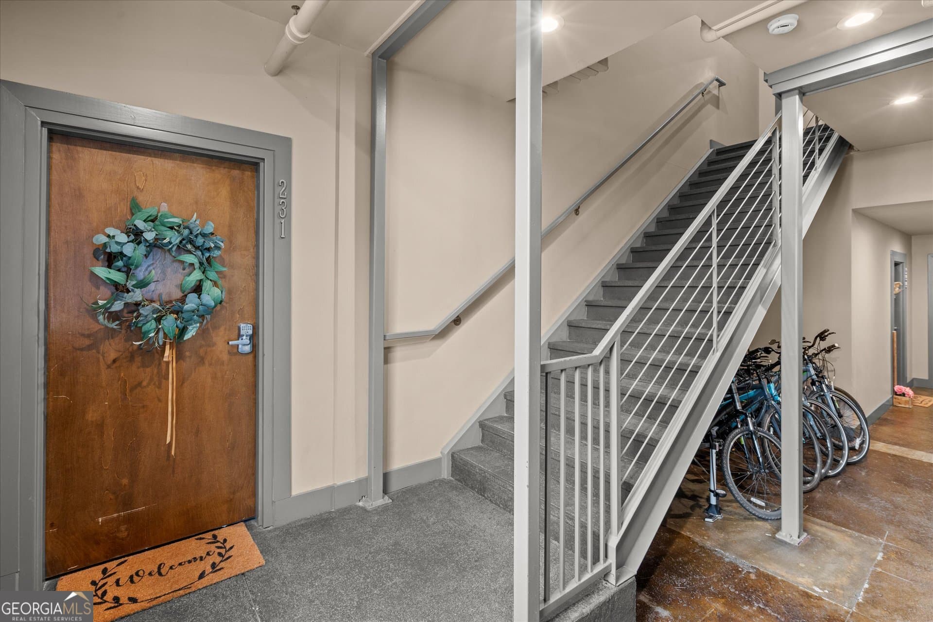 2 bedroom, 1 bathroom, 1,094 sq ft loft,condominium for sale at 205 Johnson Avenue 231, Carrollton, GA 30117 — photo 5