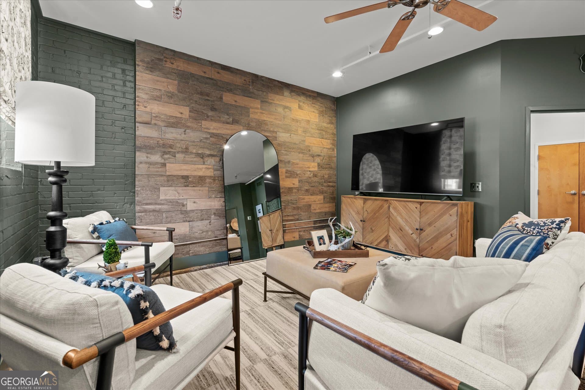 2 bedroom, 1 bathroom, 1,094 sq ft loft,condominium for sale at 205 Johnson Avenue 231, Carrollton, GA 30117 — photo 8