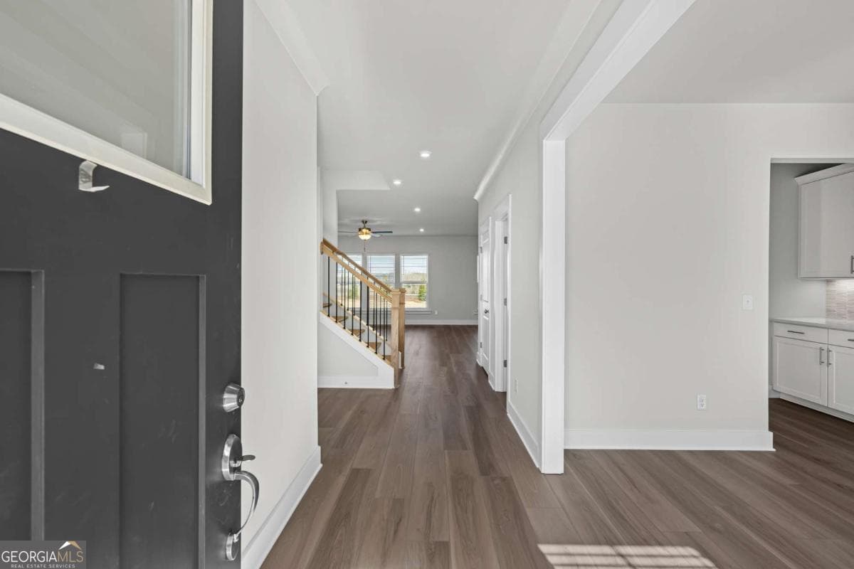 5 bedroom, 4.5 bathroom, 3,135 sq ft single family residence for sale at 363 Aidens Bluff, Hoschton, GA 30548 — photo 5