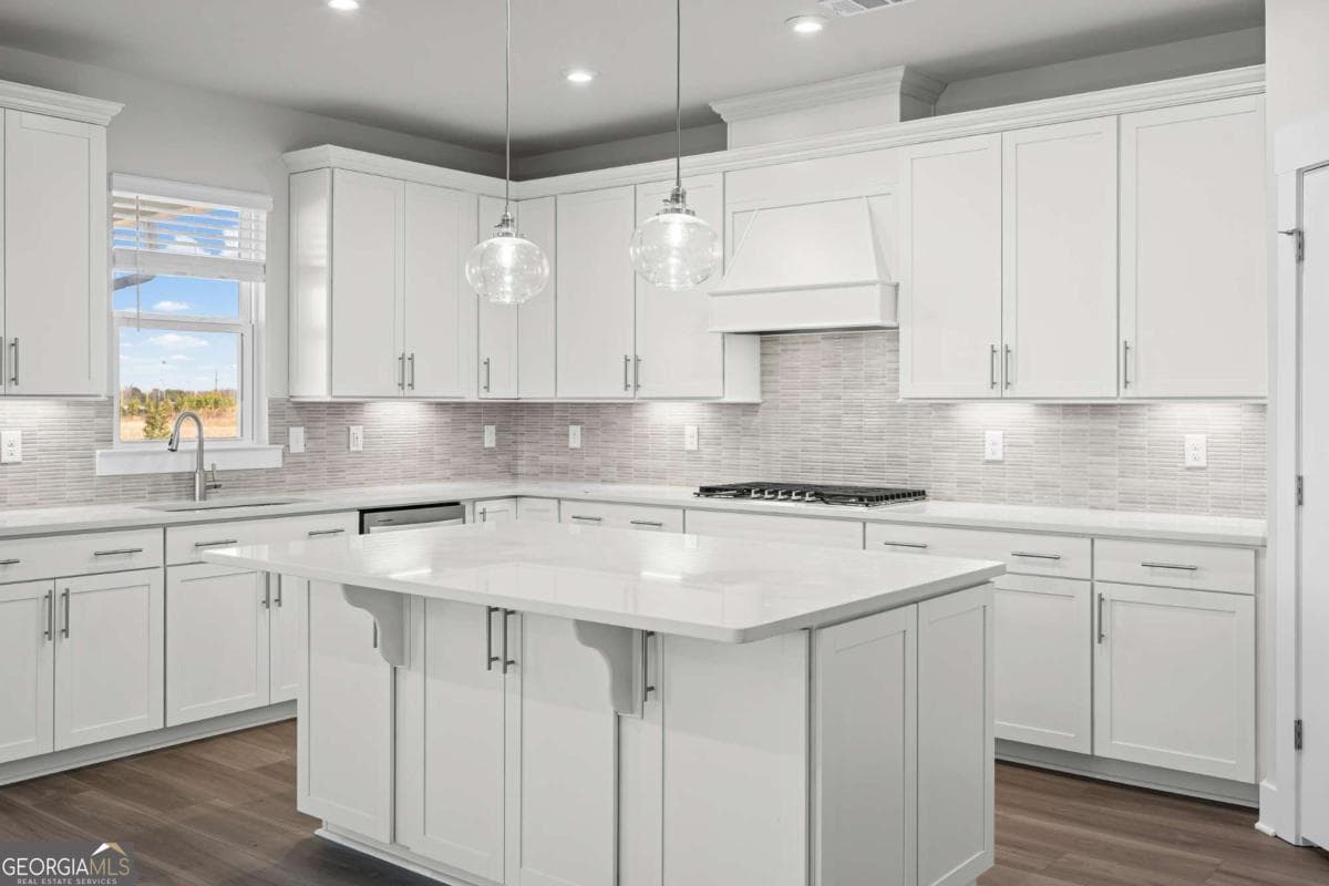 5 bedroom, 4.5 bathroom, 3,135 sq ft single family residence for sale at 363 Aidens Bluff, Hoschton, GA 30548 — photo 10