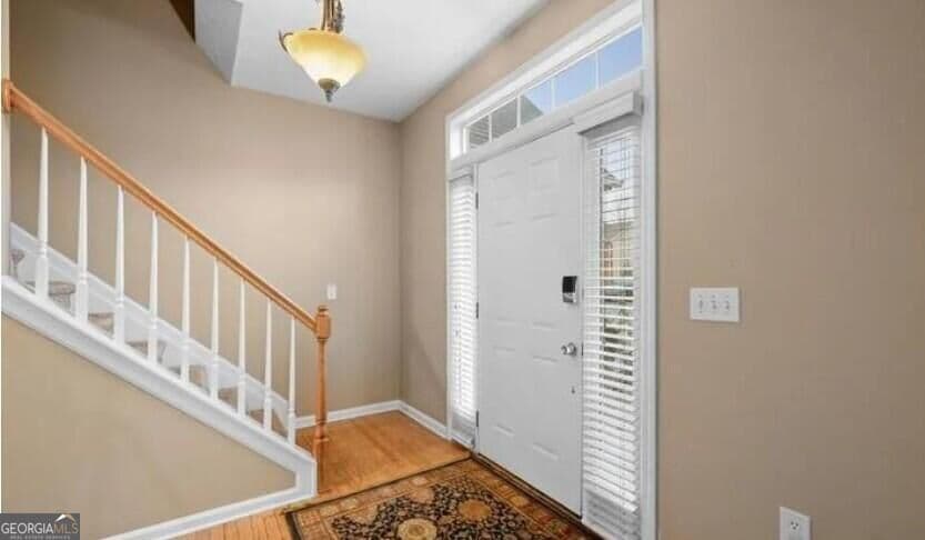 4 bedroom, 3 bathroom, 2,374 sq ft single family residence for sale at 2465 Lunetta Lane, Alpharetta, GA 30004 — photo 4
