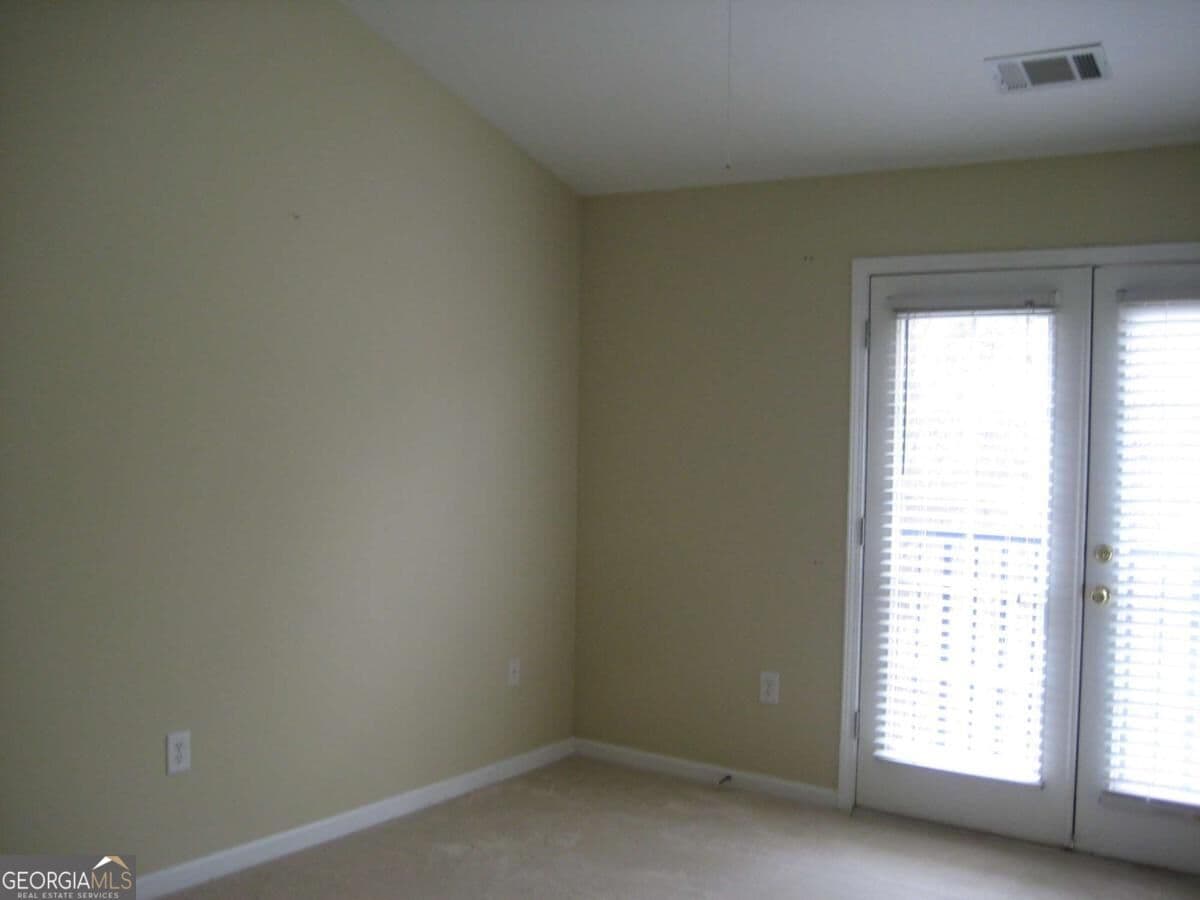 2 bedroom, 4.5 bathroom, 1,152 sq ft condominium for sale at 490 Barnett Shoals Road 242, Athens, GA 30605 — photo 7