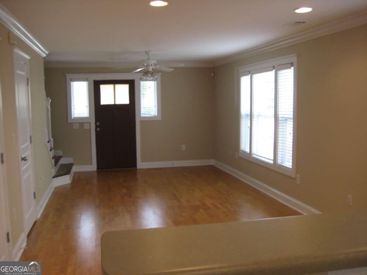 2 bedroom, 4.5 bathroom, 1,152 sq ft condominium for sale at 490 Barnett Shoals Road 242, Athens, GA 30605 — photo 3